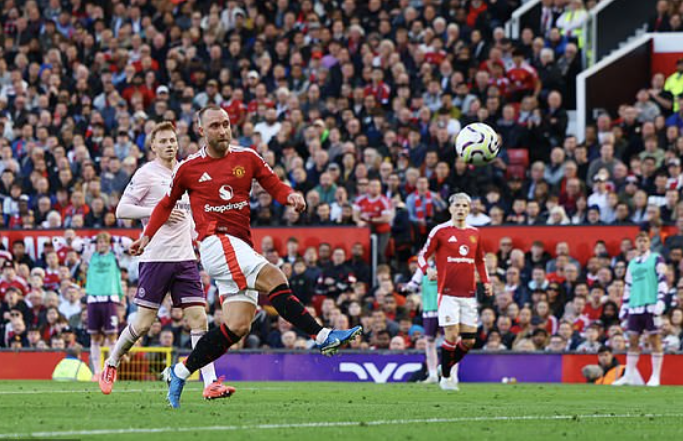 Ngược d&ograve;ng hạ Brentford s&acirc;n nh&agrave;, Man United trở lại... Top 10 Ngoại hạng Anh- Ảnh 1.