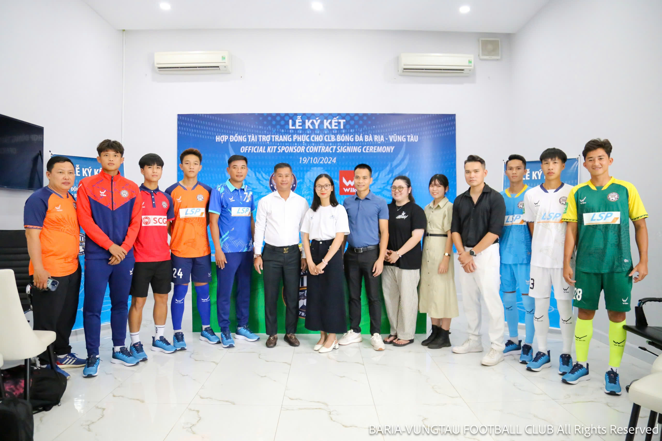 CLB B&agrave; Rịa - Vũng T&agrave;u thắng Huế trong ng&agrave;y khoe &aacute;o mới- Ảnh 5.