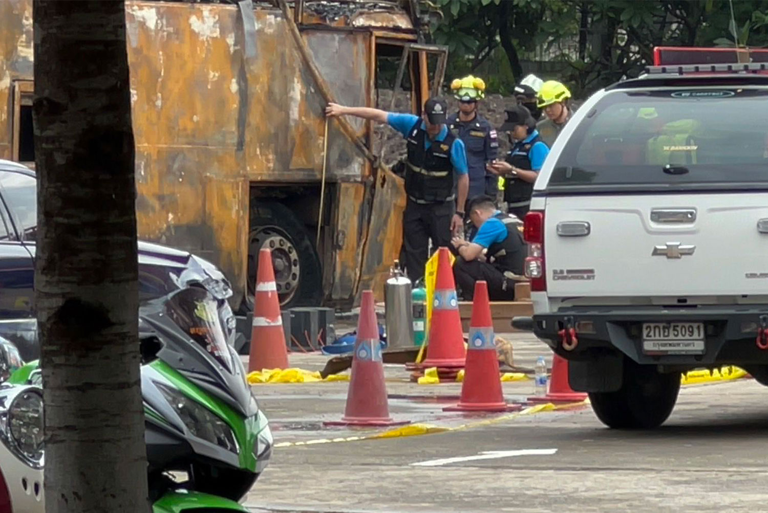 Cháy xe buýt ở Thái Lan: Tài xế bị cáo buộc hàng loạt tội danh- Ảnh 1.