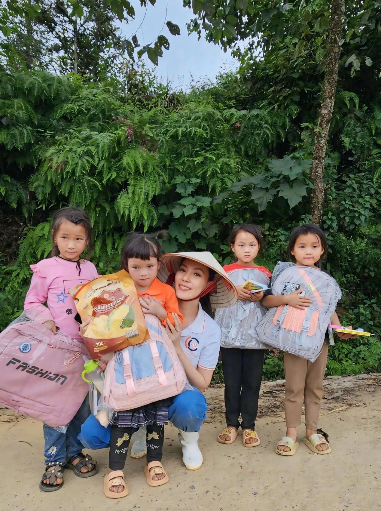 Chuyến đi t&igrave;nh nghĩa của hoa hậu nh&acirc;n &aacute;i Nguyễn Ngọc Hiếu- Ảnh 2.