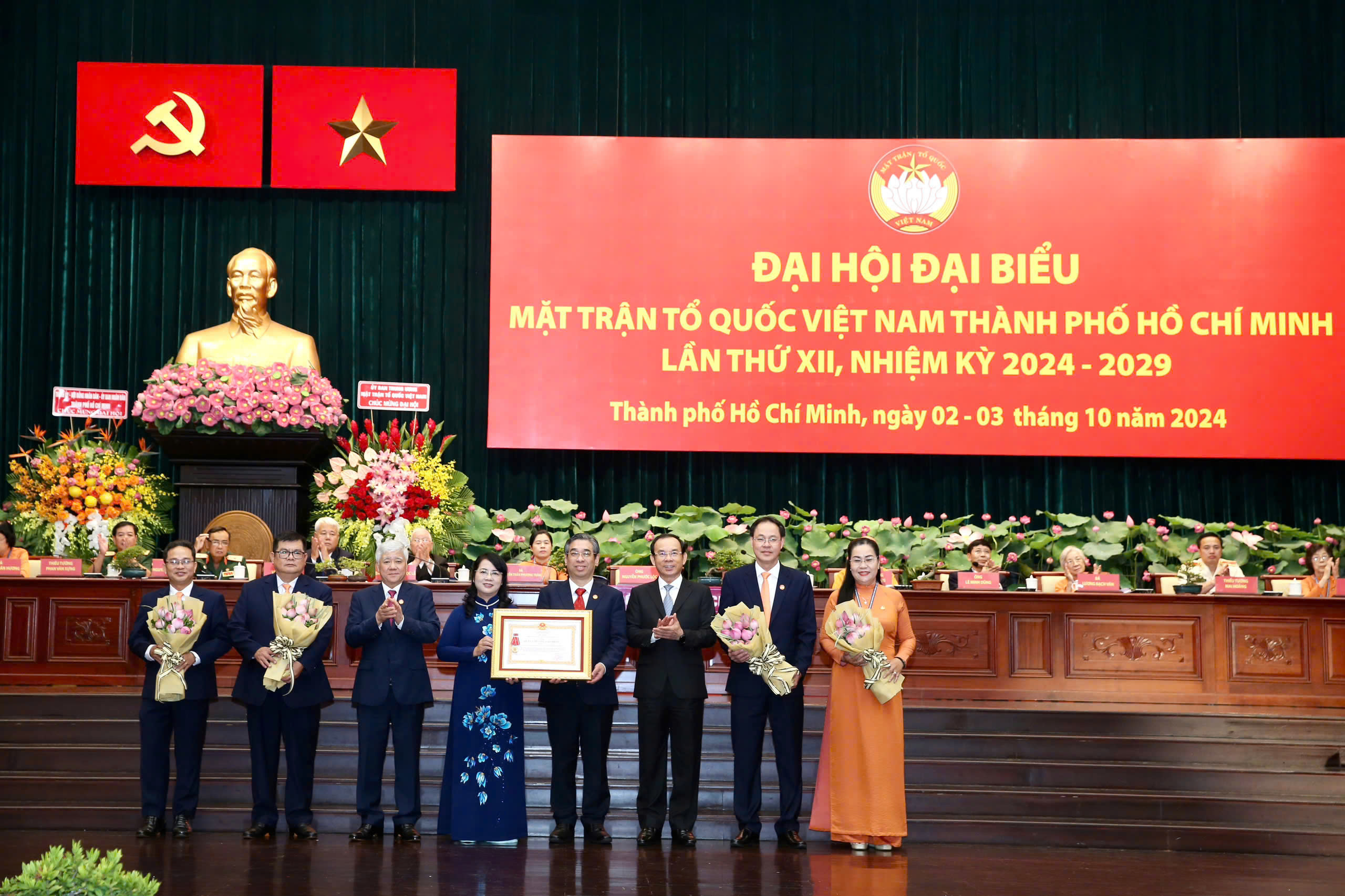 Bí thư Thành ủy Nguyễn Văn Nên: Không để ai lạc lõng, bị bỏ rơi tại TP HCM- Ảnh 6.