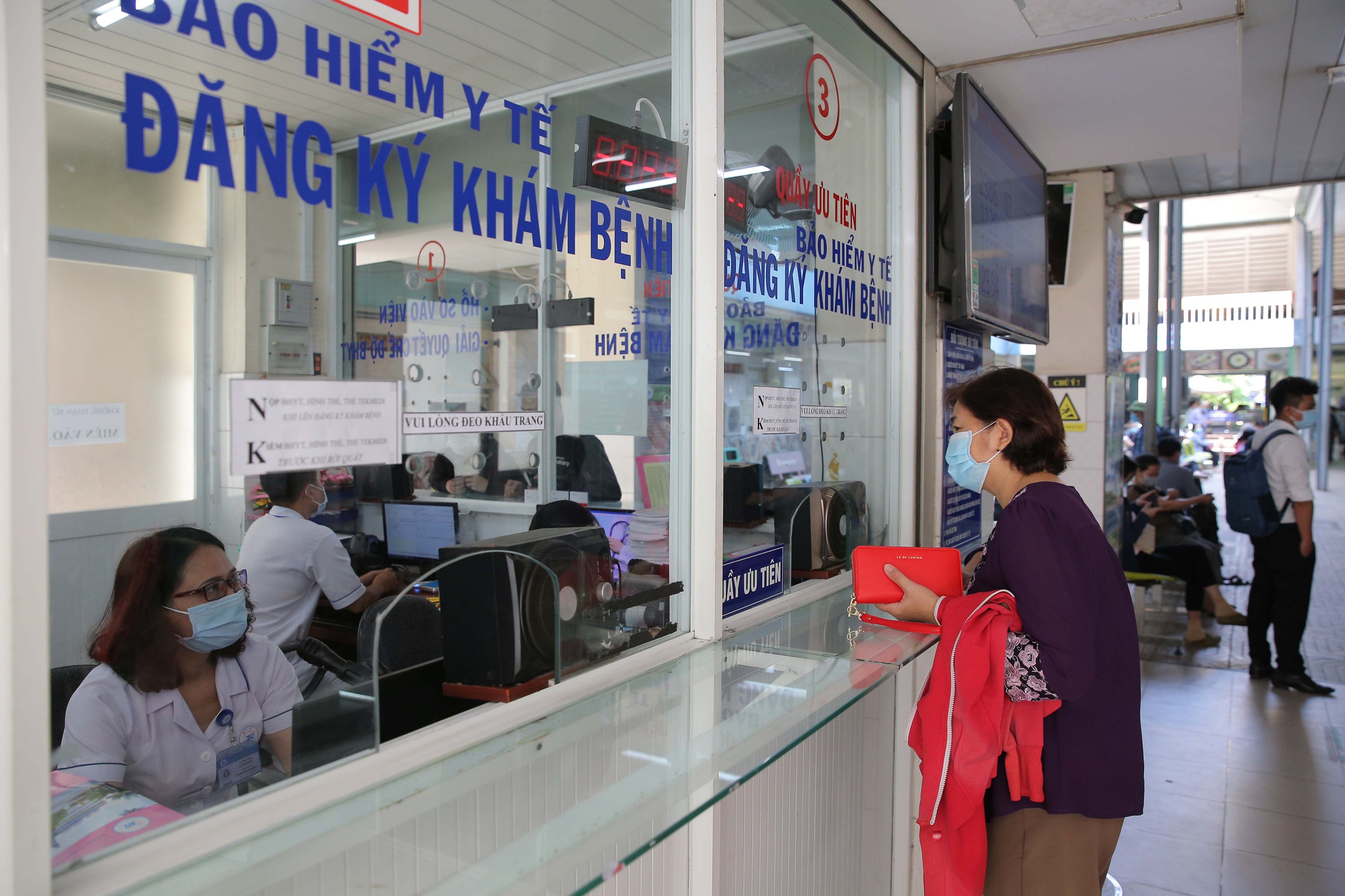 Bộ Y tế phản hồi về mức đ&oacute;ng BHYT sau khi tăng lương cơ sở từ 1-7-2024- Ảnh 1.