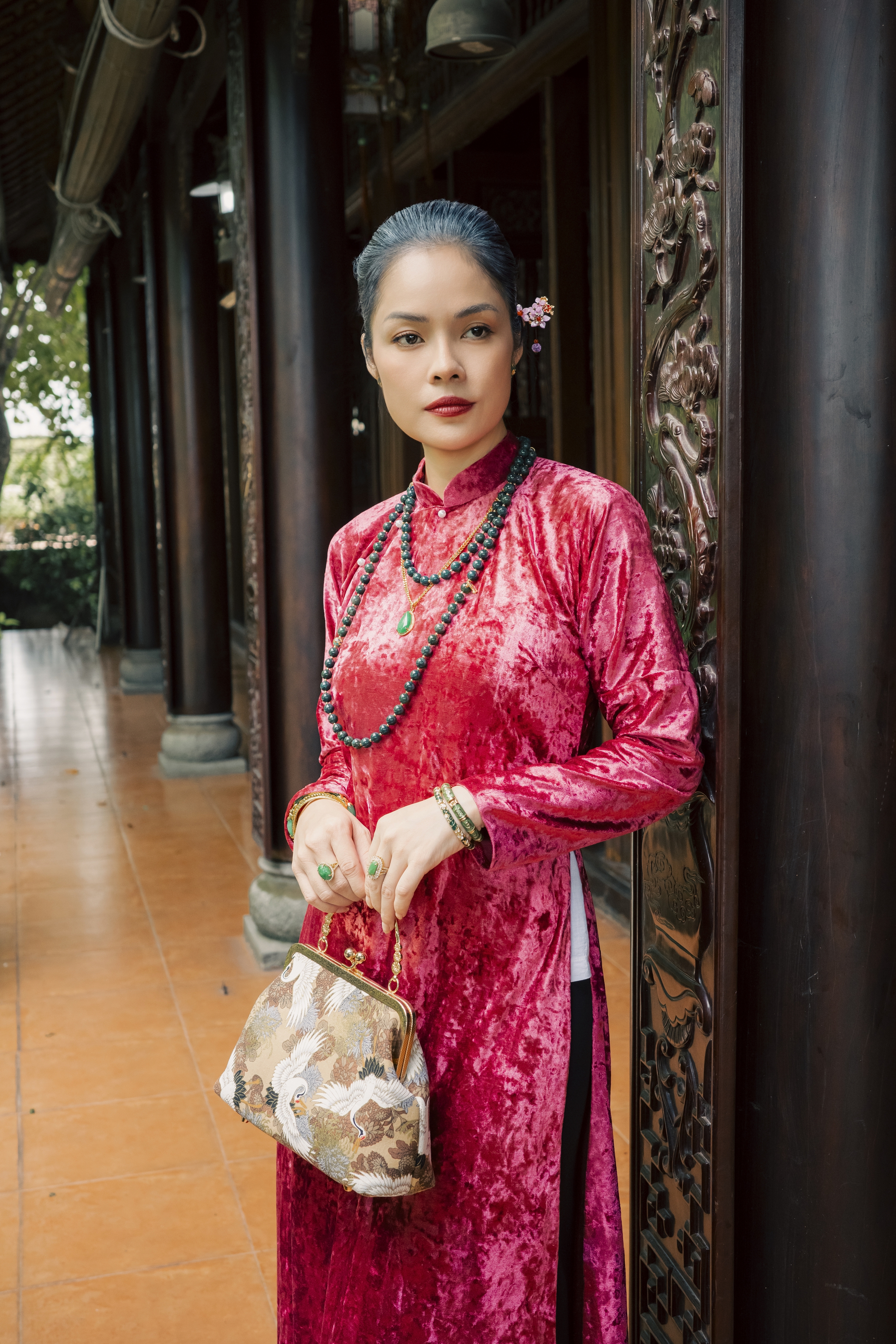 Dương Cẩm Lynh "trấn nước" Kim Tuyến, "đ&aacute;nh" Th&uacute;y Diễm sưng mặt tr&ecirc;n phim trường- Ảnh 3.