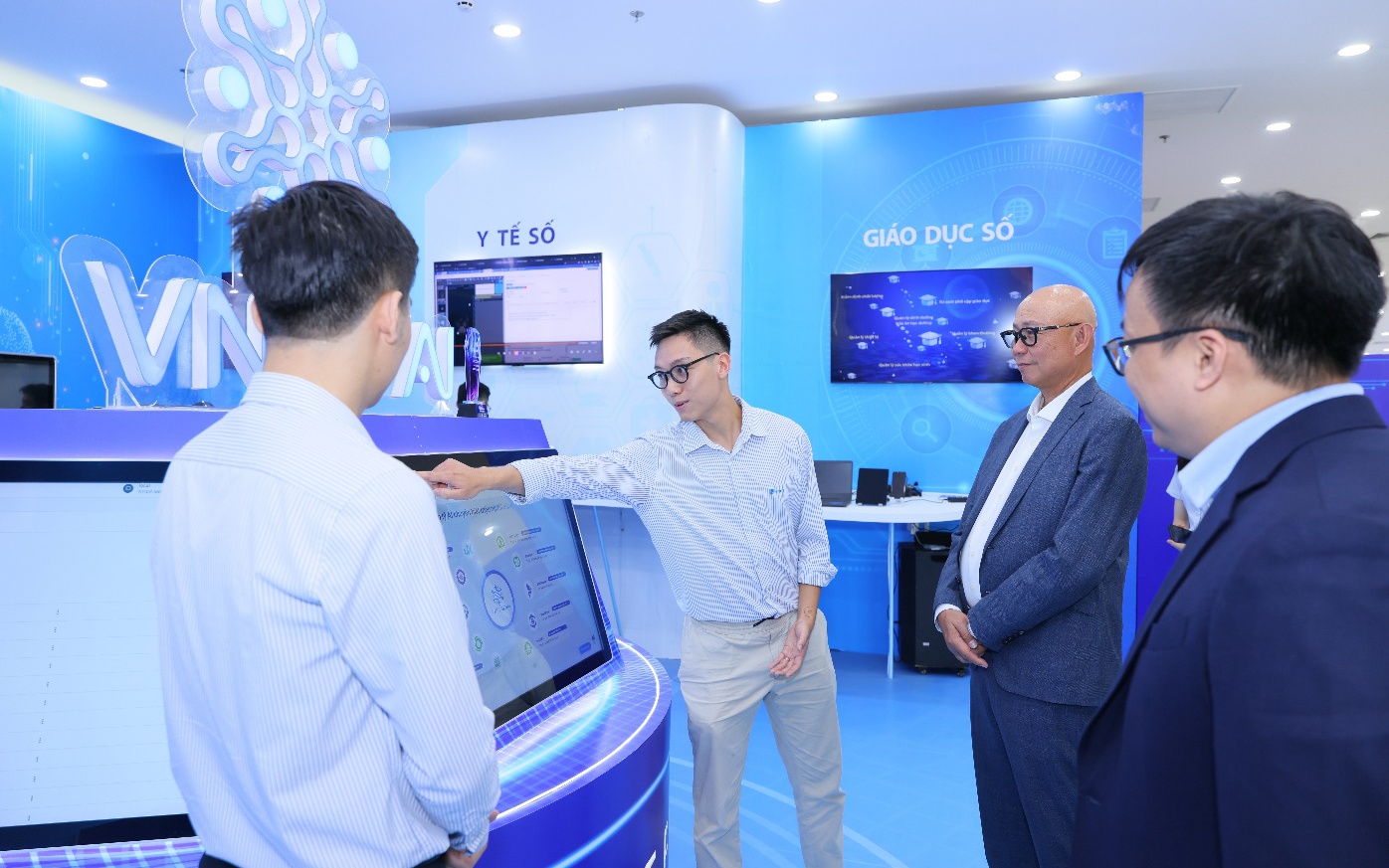 VNPT ph&aacute;t triển AI tạo sinh từ g&oacute;c nh&igrave;n thực tiễn