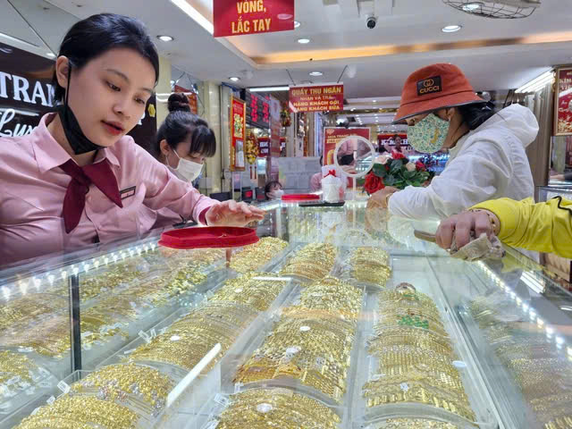 Cử tri Đ&agrave; Nẵng hiến kế kiểm so&aacute;t gi&aacute; v&agrave;ng- Ảnh 1.