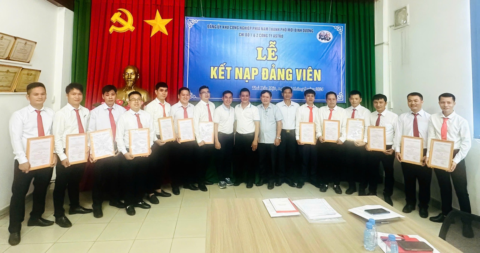 Doanh nghiệp FDI đầu ti&ecirc;n tại B&igrave;nh Dương th&agrave;nh lập chi bộ  vừa kết nạp th&ecirc;m 13 đảng vi&ecirc;n mới- Ảnh 1.