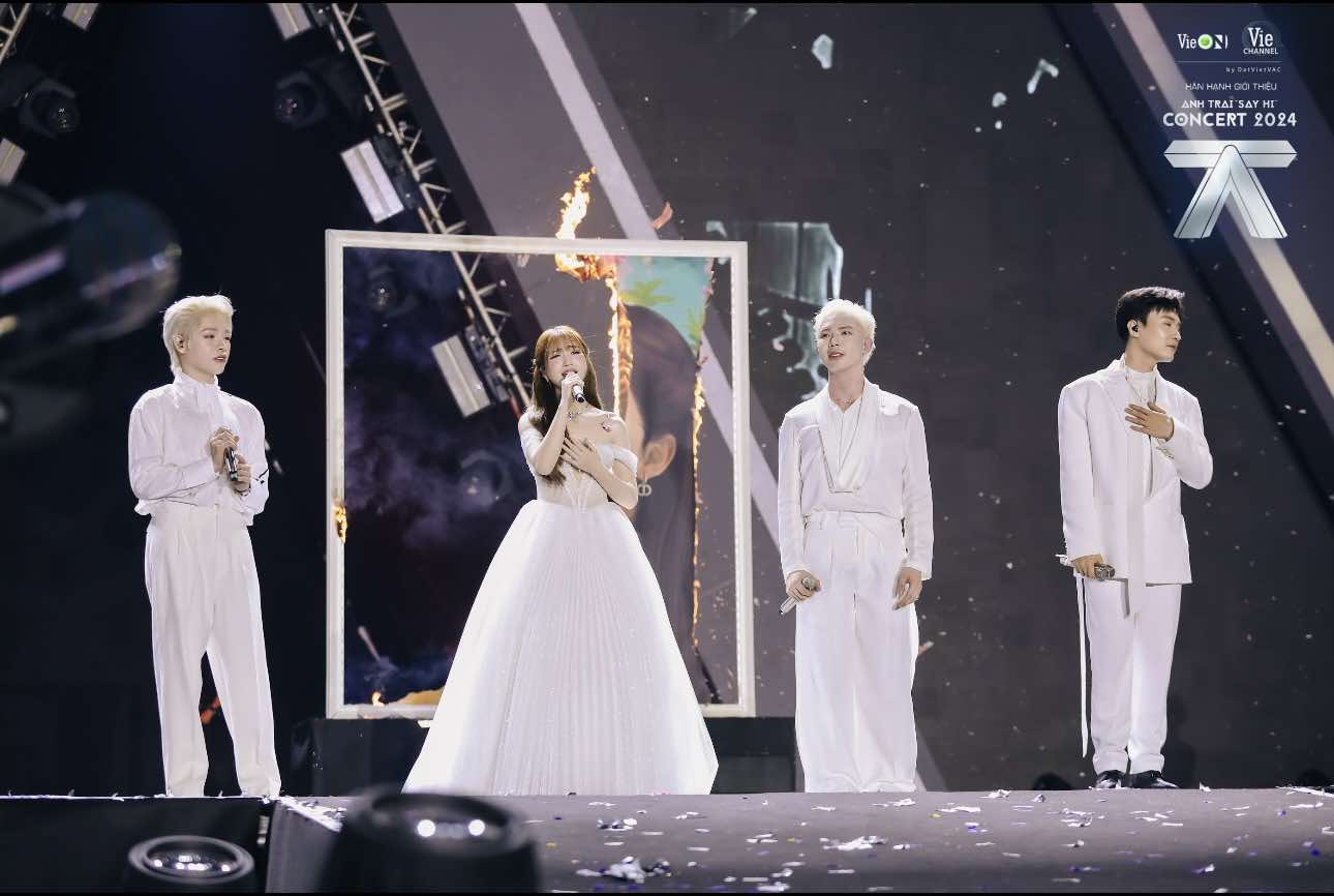 DatVietVAC nhận bằng khen của Bộ VHTT v&agrave; DL tại Đ&ecirc;m 2 "Anh trai say hi" Concert 2024- Ảnh 5.