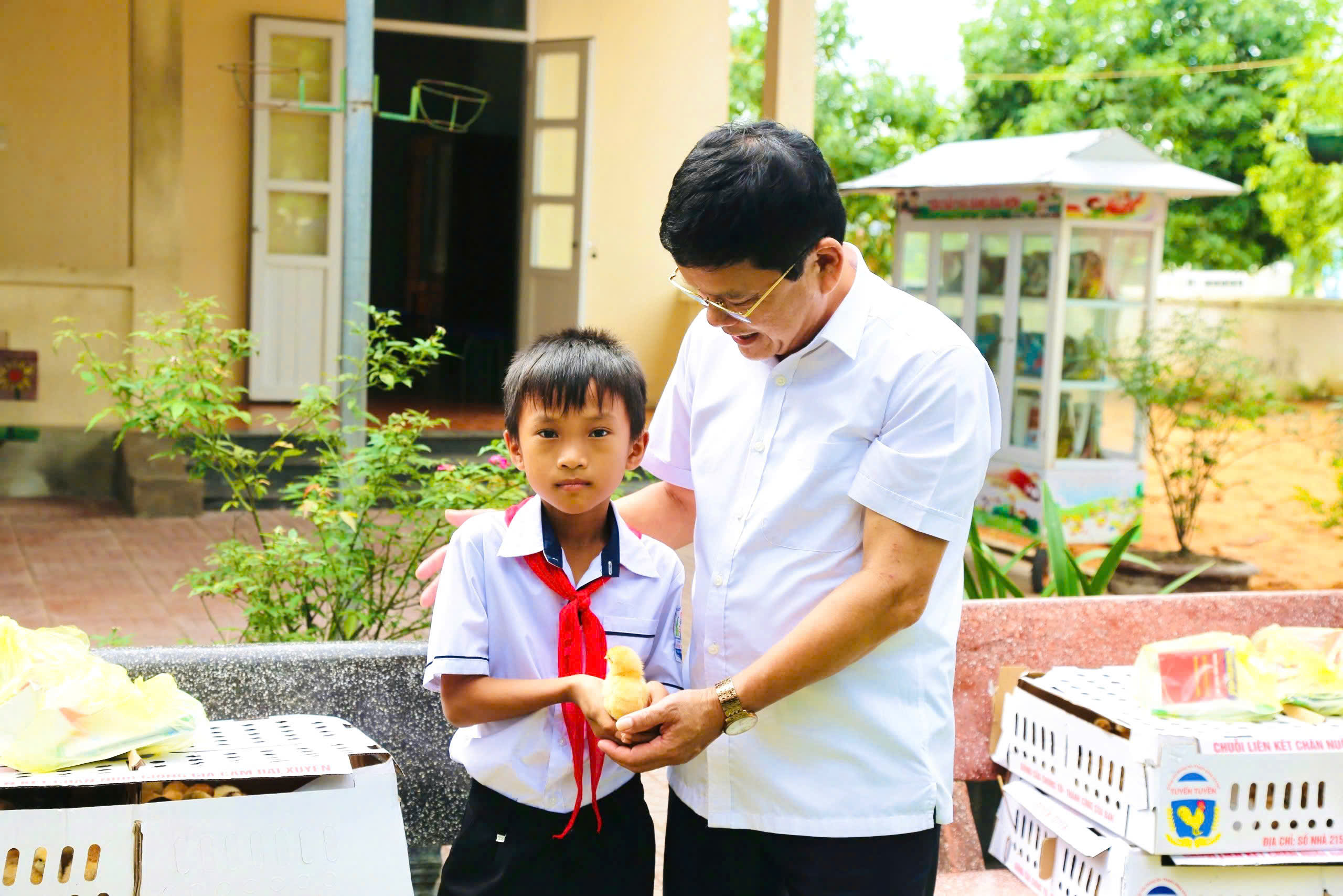 Tuổi trẻ TP HCM tổ chức nhiều hoạt động kỷ niệm 110 năm Ngày sinh Anh hùng Lý Tự Trọng- Ảnh 8.