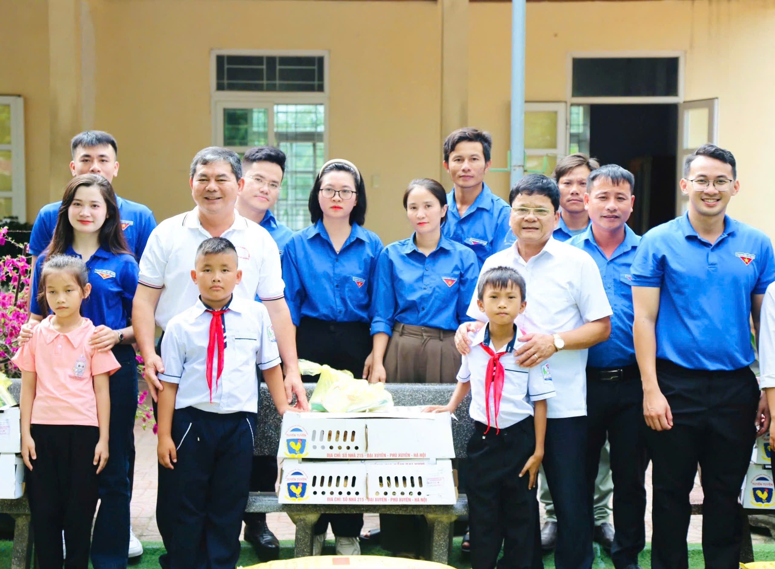 Tuổi trẻ TP HCM tổ chức nhiều hoạt động kỷ niệm 110 năm Ngày sinh Anh hùng Lý Tự Trọng- Ảnh 6.