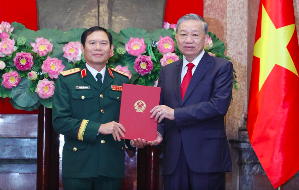 Bộ trưởng Lương Tam Quang v&agrave; Tổng tham mưu trưởng Nguyễn T&acirc;n Cương được thăng qu&acirc;n h&agrave;m Đại tướng- Ảnh 2.