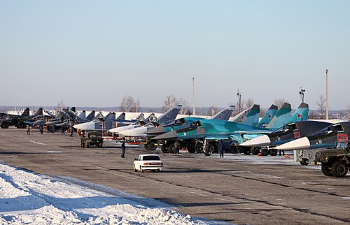 Ukraine tấn c&ocirc;ng s&acirc;n bay qu&acirc;n sự, nh&agrave; m&aacute;y thuốc nổ của Nga- Ảnh 2.