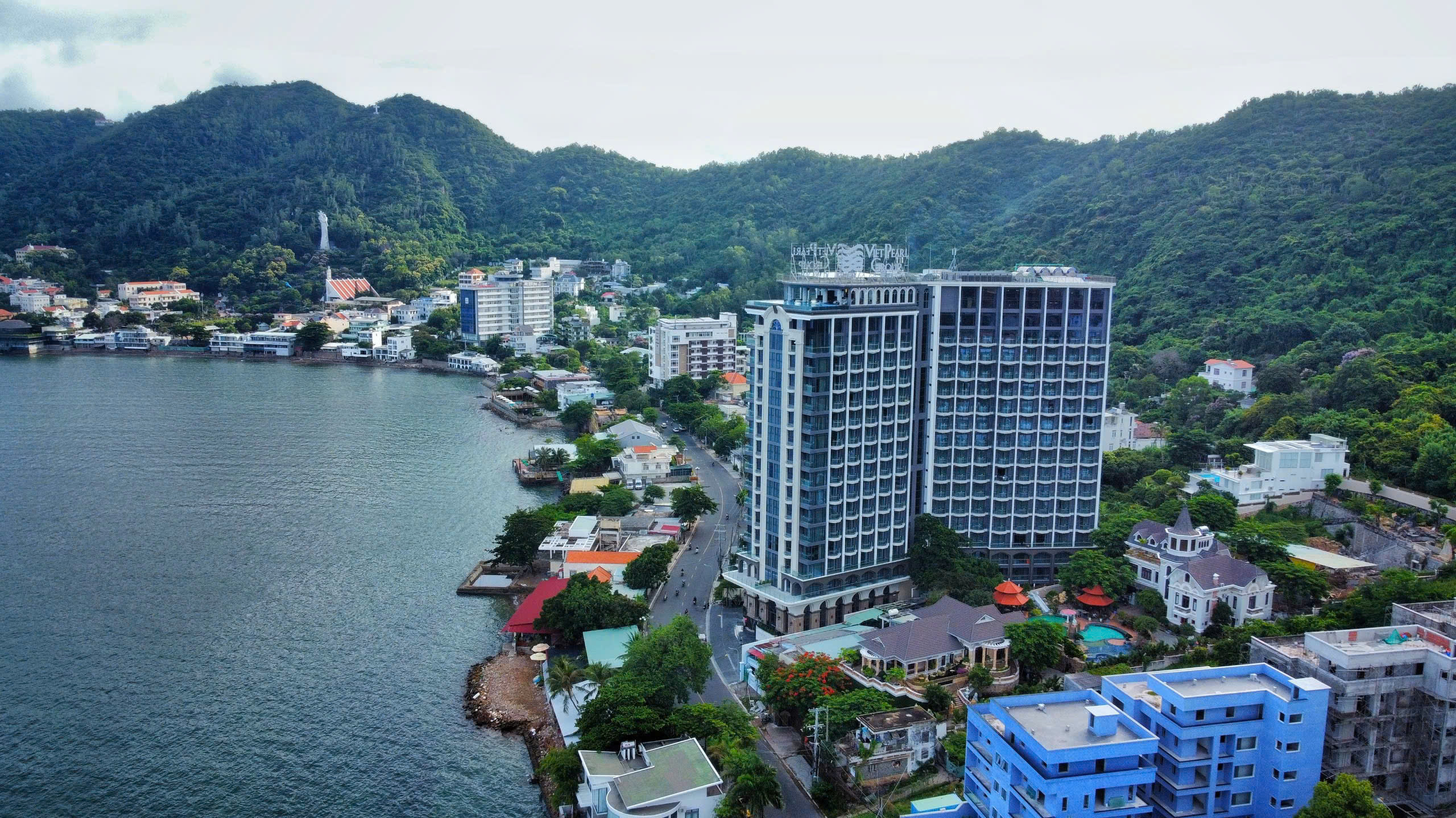 Ca sĩ Ngọc Sơn hợp t&aacute;c với Kh&aacute;ch sạn Oyster Bay Vũng T&agrave;u cung cấp đ&ocirc;ng tr&ugrave;ng hạ thảo- Ảnh 5.