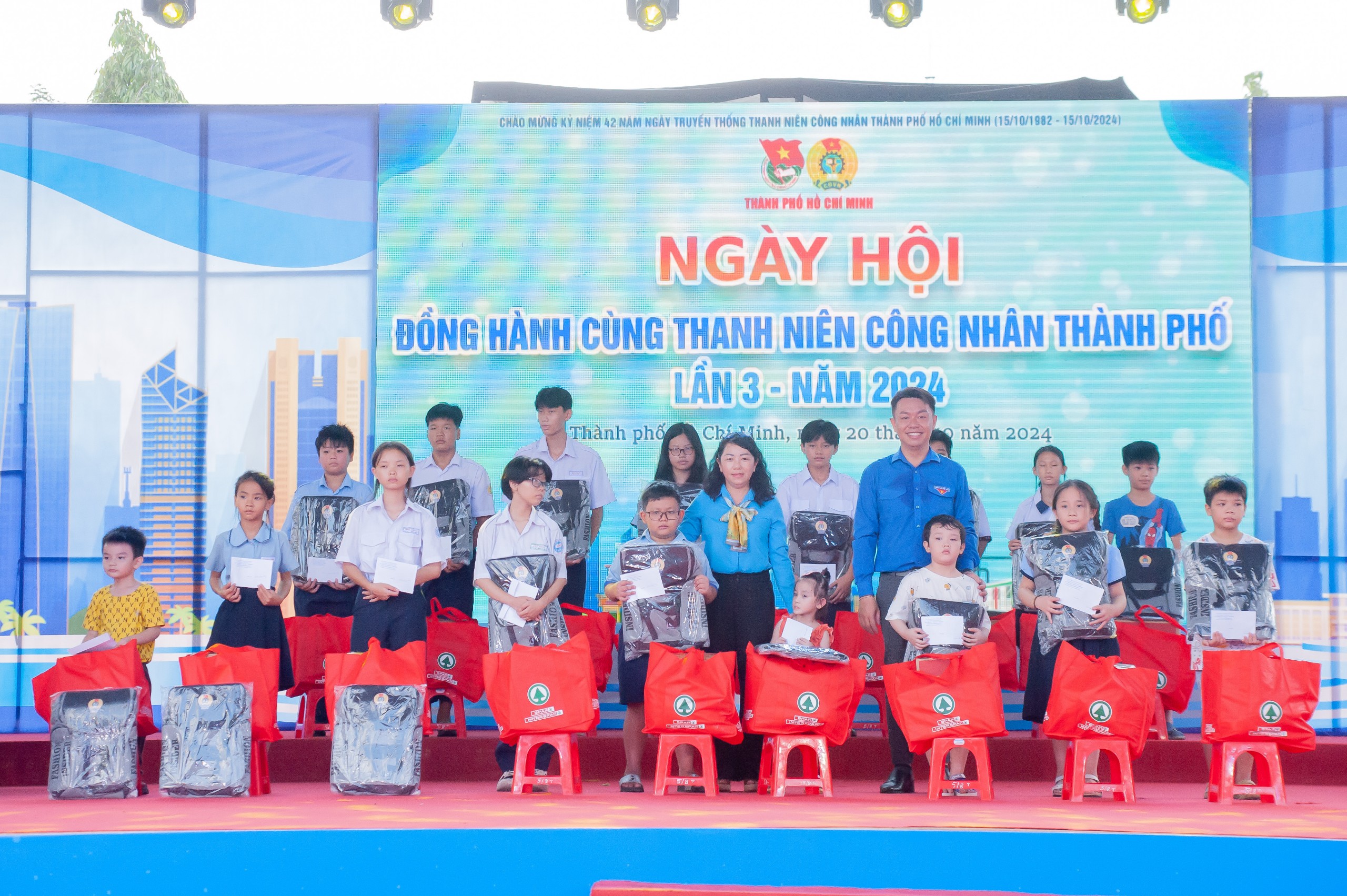 Nhiều hoạt động t&ocirc;n vinh nữ CNVC-LĐ nh&acirc;n Ng&agrave;y Phụ nữ Việt Nam 20 - 10- Ảnh 1.