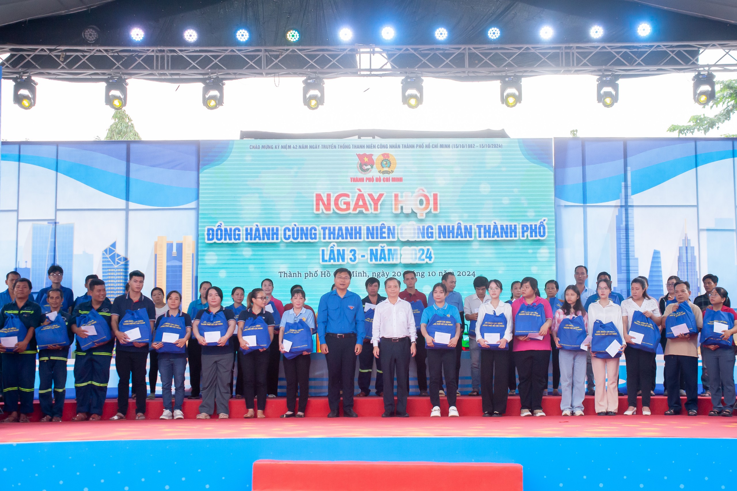 Nhiều hoạt động t&ocirc;n vinh nữ CNVC-LĐ nh&acirc;n Ng&agrave;y Phụ nữ Việt Nam 20 - 10- Ảnh 4.