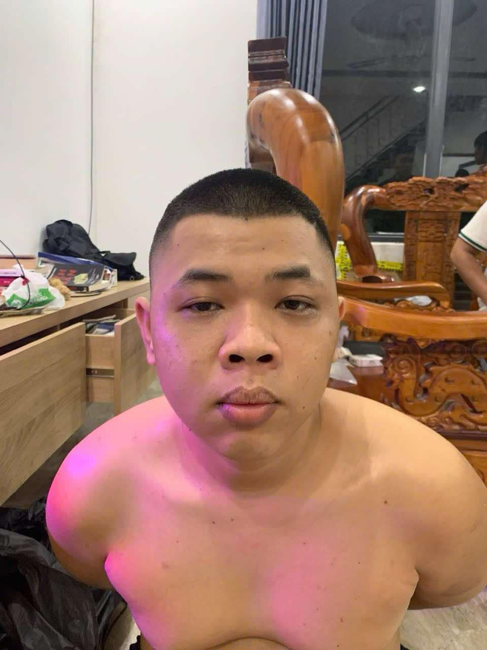 C&ocirc;ng an bắt người mang lệnh truy n&atilde; Ng&ocirc; Trọng &Acirc;n trong biệt thự- Ảnh 1.