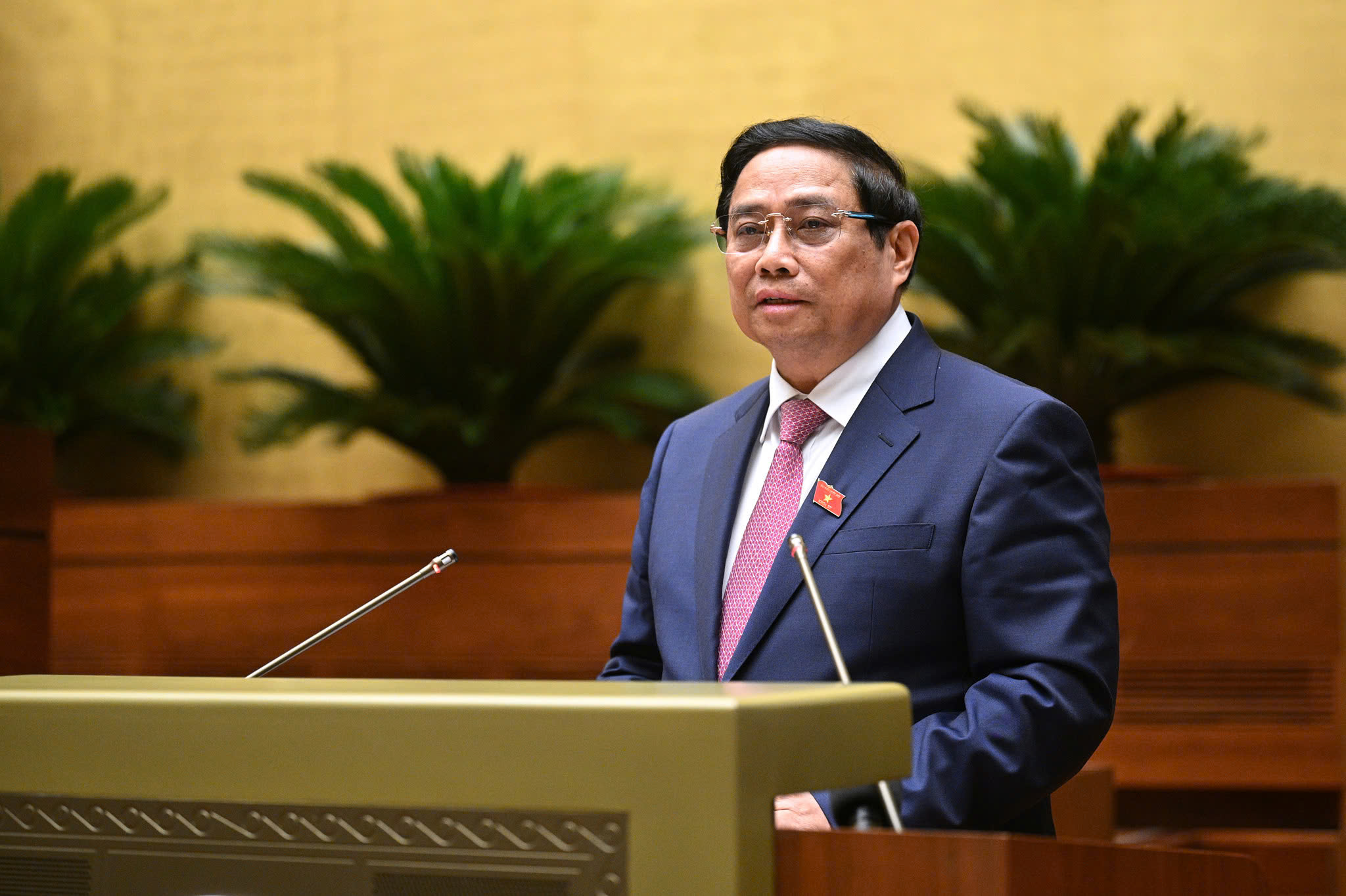 Thủ tướng Phạm Minh Chính trình bày báo cáo của Chính phủ trước Quốc hội Ảnh: Phạm Thắng