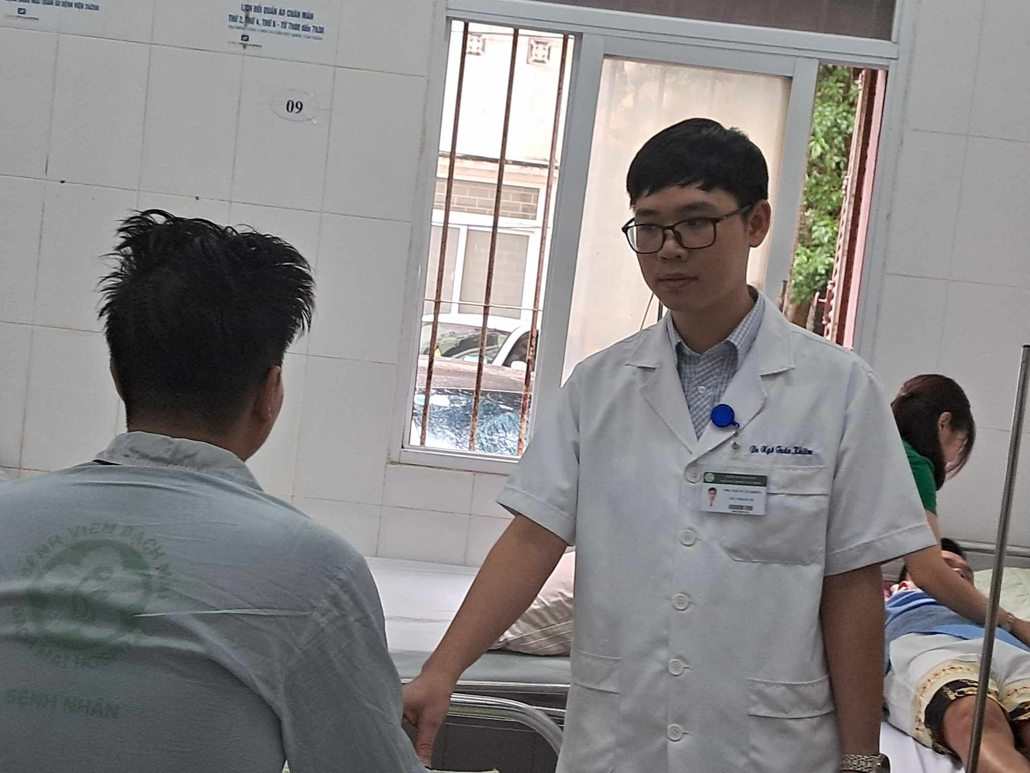 Lu&ocirc;n cho m&igrave;nh t&agrave;i giỏi, y&ecirc;u đời qu&aacute; mức, c&ocirc; g&aacute;i nhập viện t&acirc;m thần- Ảnh 3.
