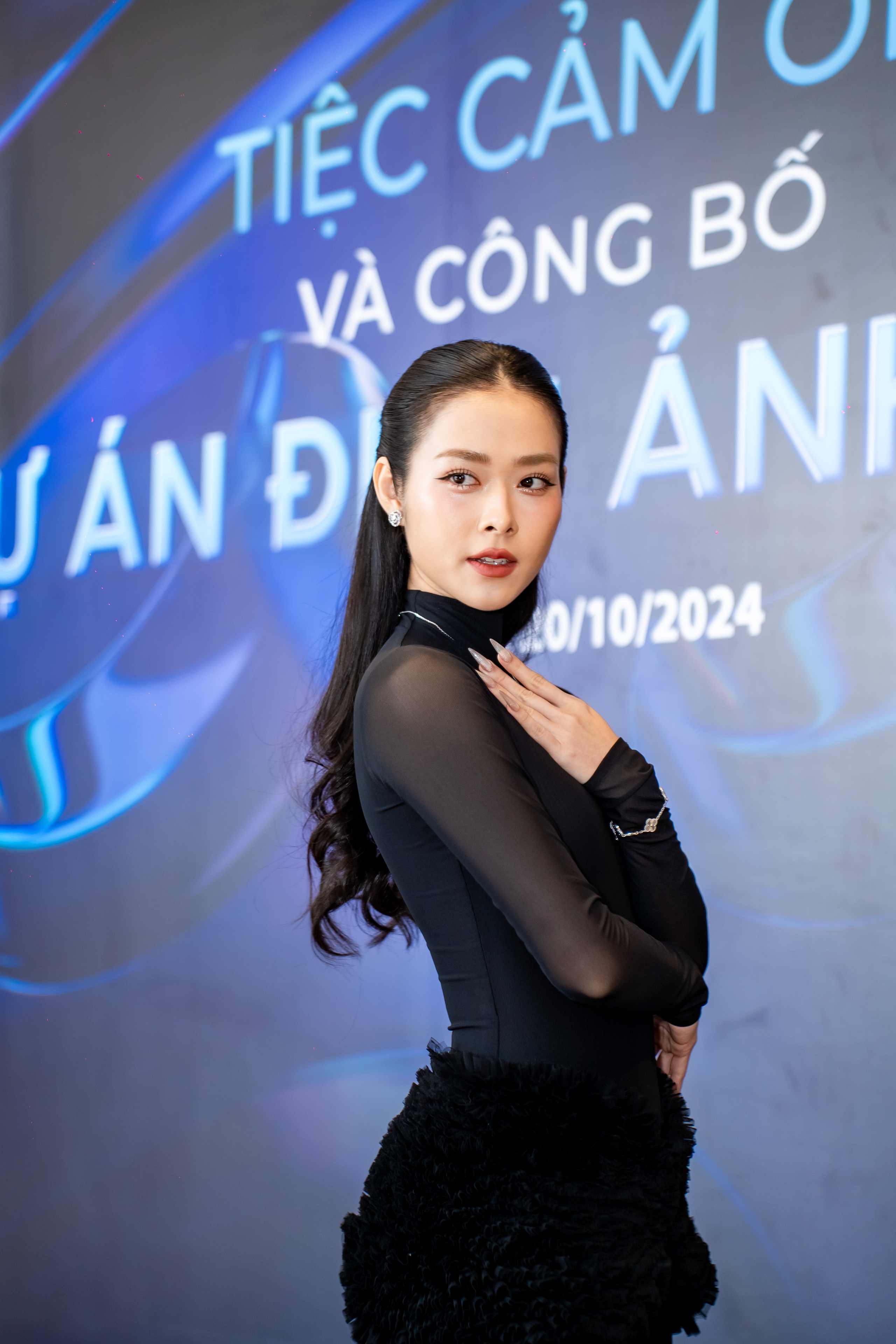 Kiều Minh Tuấn, Tuấn Trần, Diệp Bảo Ngọc mừng thành công "Làm giàu với ma"- Ảnh 1.