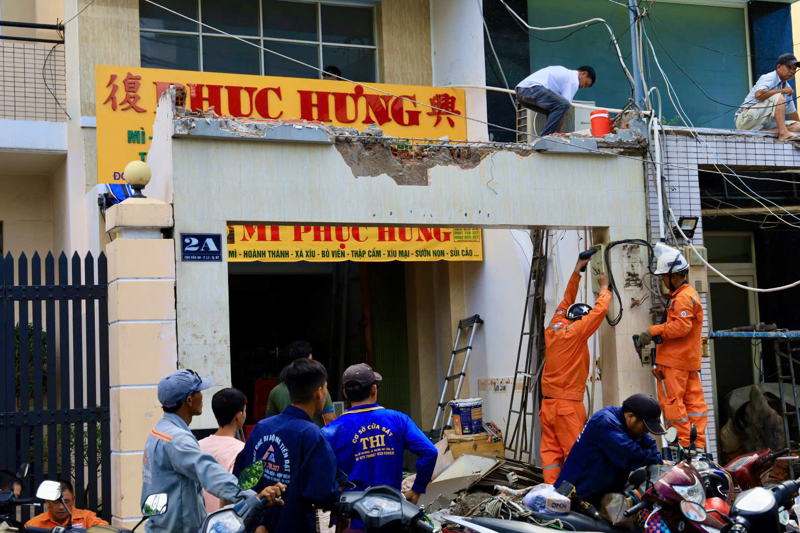 Người d&acirc;n b&agrave;n giao mặt bằng, chuẩn bị mở rộng đoạn đường kẹt "nhất nh&igrave;" quận B&igrave;nh Thạnh- Ảnh 7.