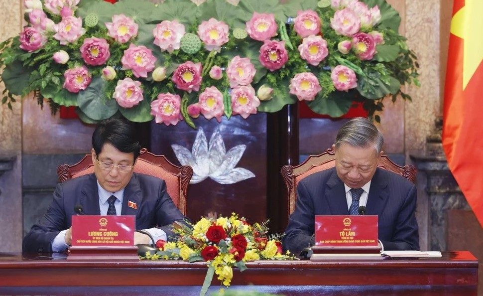 Tổng B&iacute; thư T&ocirc; L&acirc;m v&agrave; Chủ tịch nước Lương Cường b&agrave;n giao c&ocirc;ng t&aacute;c của Chủ tịch nước- Ảnh 1.