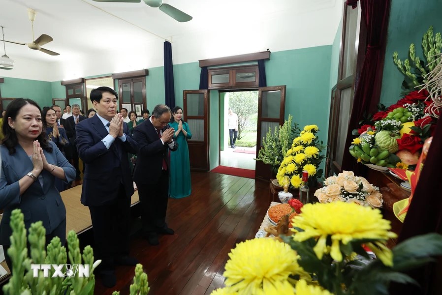 Tổng B&iacute; thư T&ocirc; L&acirc;m v&agrave; Chủ tịch nước Lương Cường b&agrave;n giao c&ocirc;ng t&aacute;c của Chủ tịch nước- Ảnh 8.