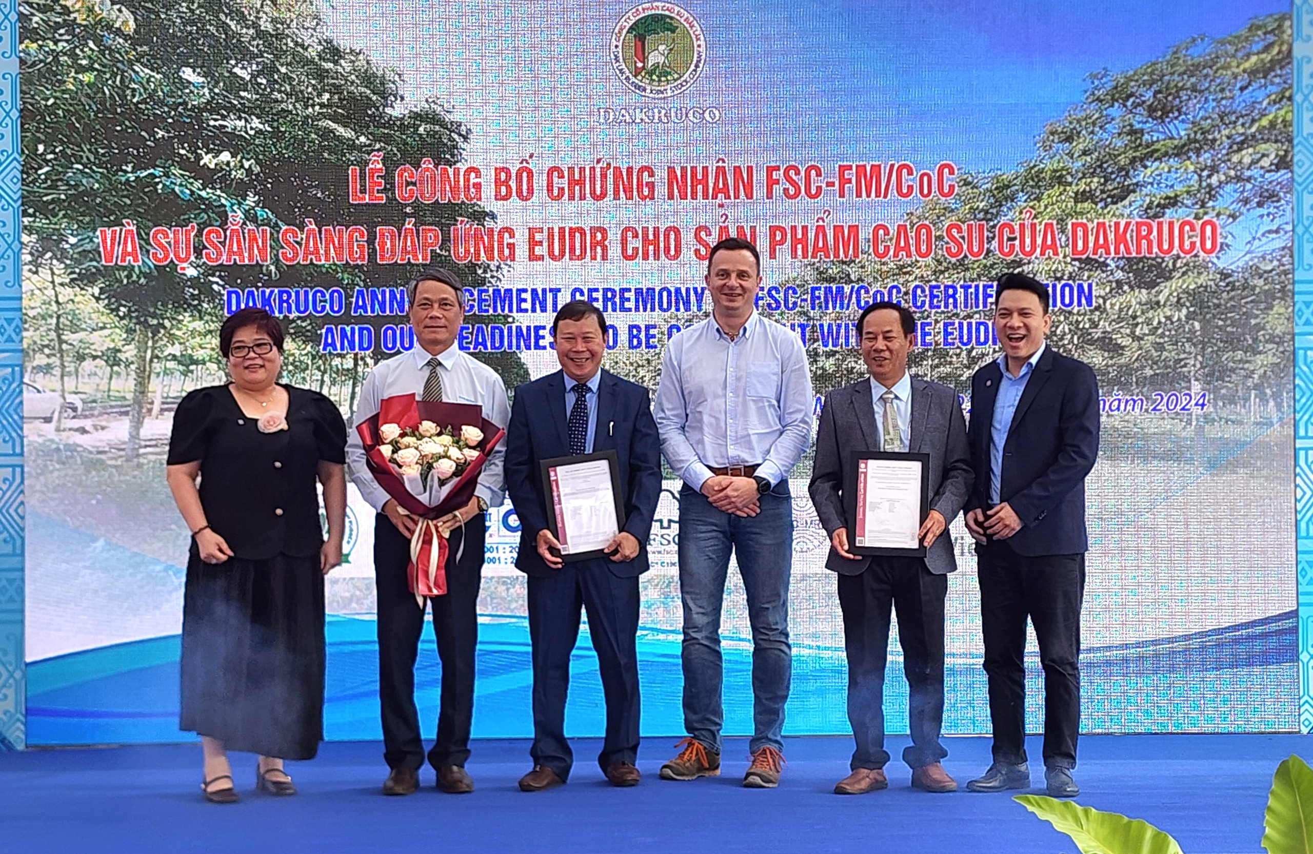 Hàng ngàn héc ta cao su được cấp "thẻ xanh" vào EU- Ảnh 1.