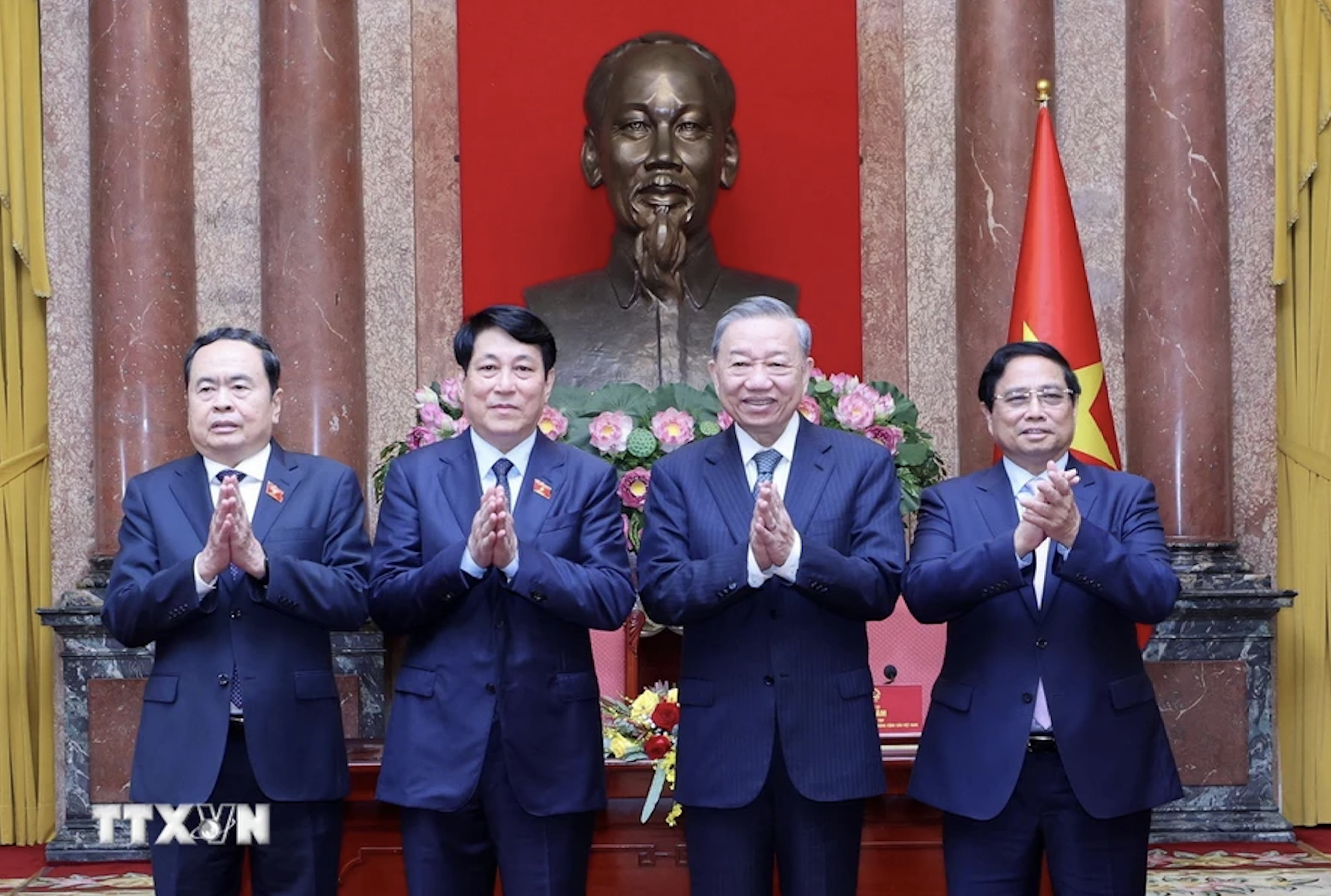 Tổng B&iacute; thư T&ocirc; L&acirc;m v&agrave; Chủ tịch nước Lương Cường b&agrave;n giao c&ocirc;ng t&aacute;c của Chủ tịch nước- Ảnh 5.