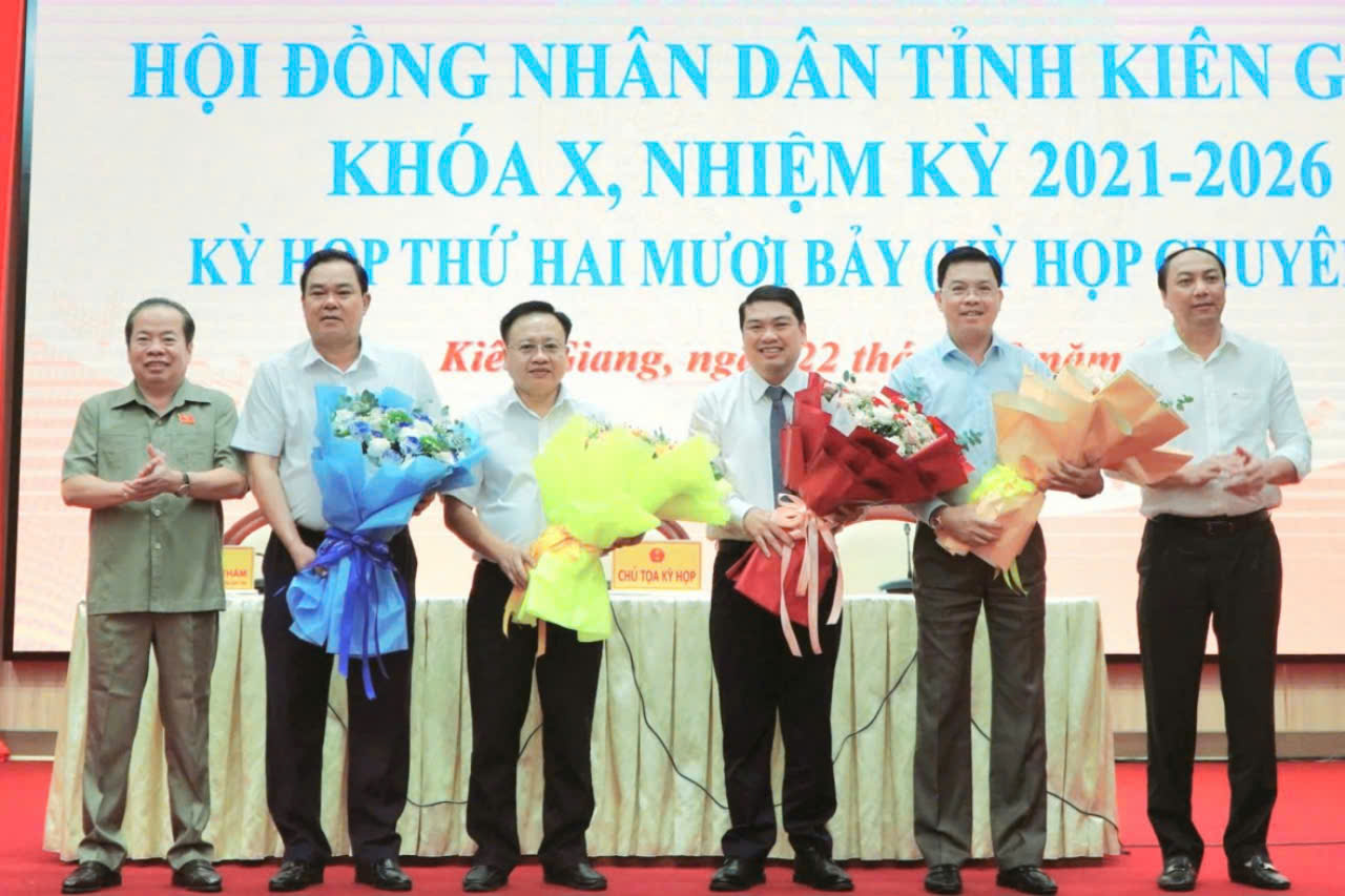 &Ocirc;ng L&ecirc; Trung Hồ l&agrave;m Ph&oacute; Chủ tịch UBND tỉnh Ki&ecirc;n Giang- Ảnh 1.