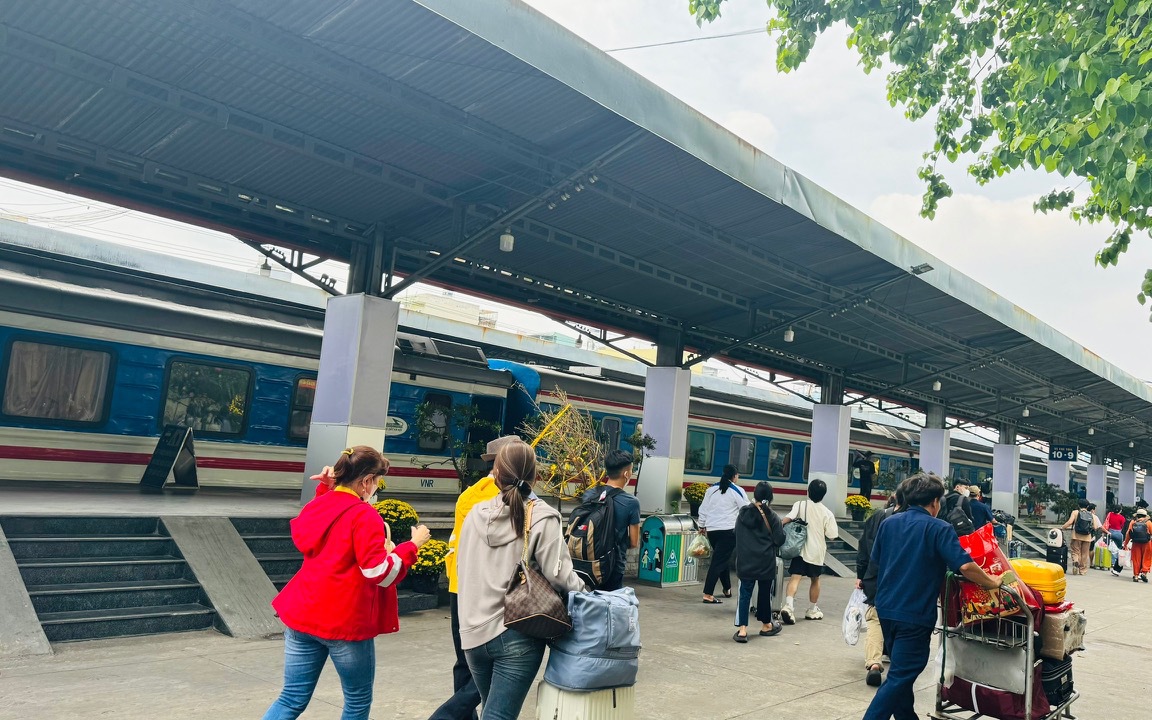 V&eacute; t&agrave;u Tết Ất Tỵ c&ograve;n nhiều