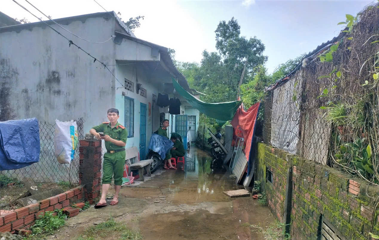 Người đ&agrave;n &ocirc;ng bị điện giật chết trong ph&ograve;ng trọ ở Quảng Nam- Ảnh 1.