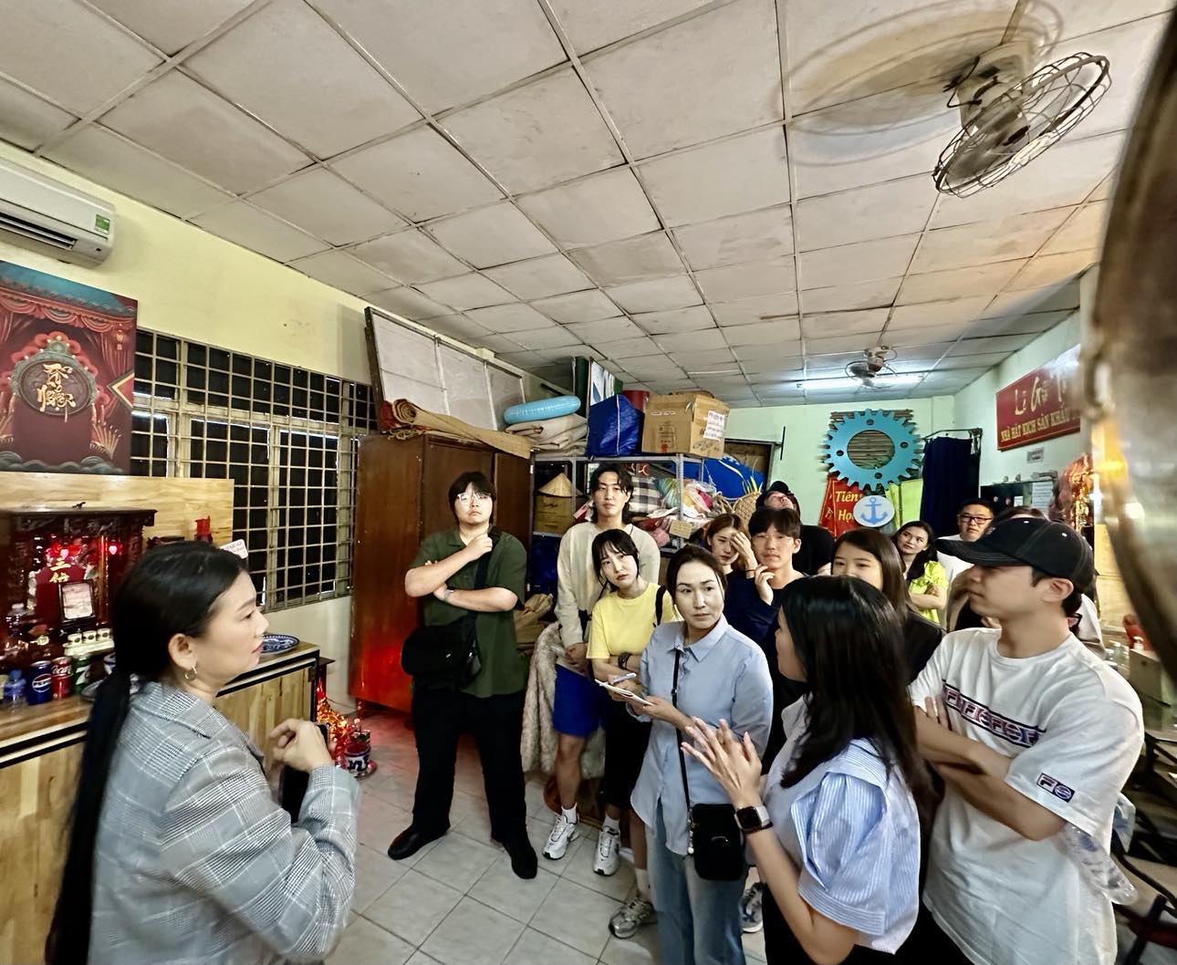 Nghệ sĩ Hiệp hội S&acirc;n khấu Busan (H&agrave;n Quốc) giao lưu với Nh&agrave; h&aacute;t Kịch S&acirc;n khấu nhỏ TP HCM- Ảnh 2.