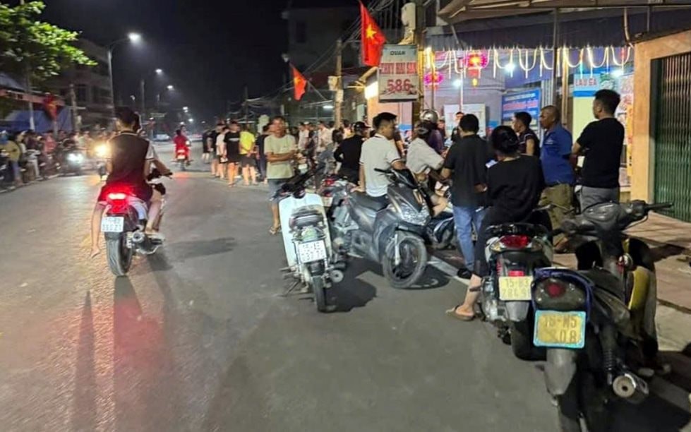 Một người đ&agrave;n &ocirc;ng tử vong do đốt ph&aacute;o nổ