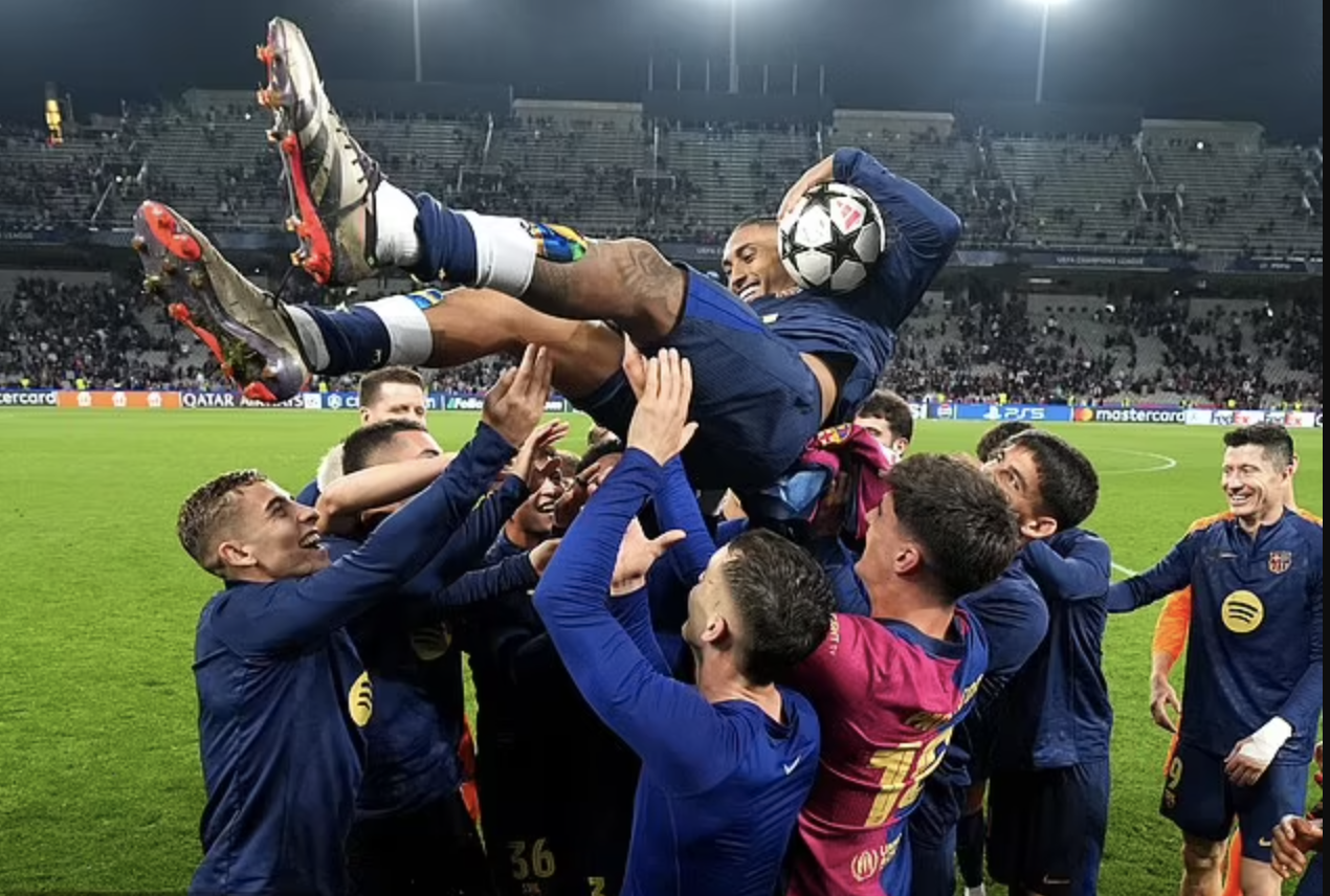 Rafinha tỏa sáng với hat-trick, Barcelona đè bẹp Bayern Munich- Ảnh 8.