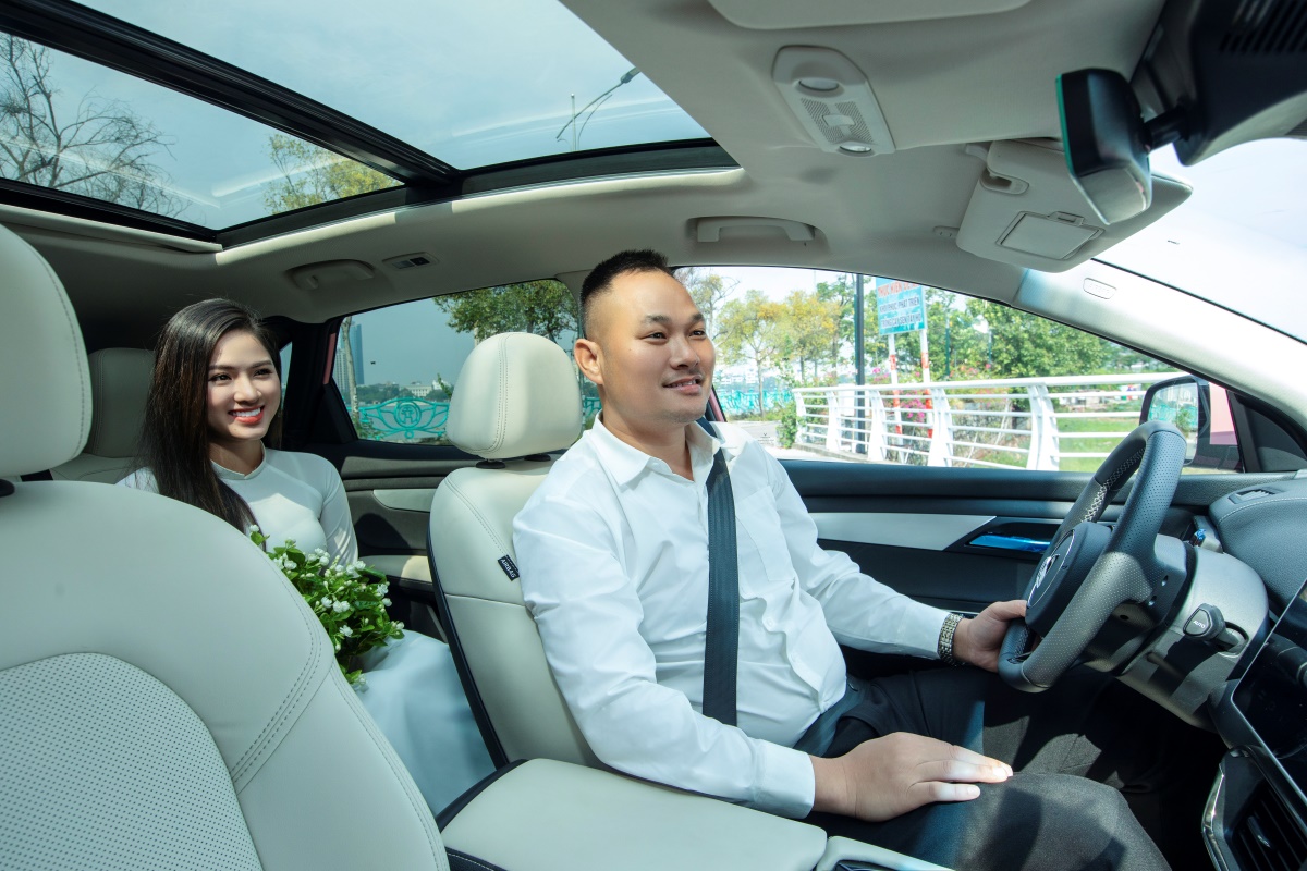 Kh&ocirc;ng gian rộng r&atilde;i v&agrave; thoải m&aacute;i của VF 8 l&agrave; điều kh&aacute;ch h&agrave;ng rất y&ecirc;u th&iacute;ch