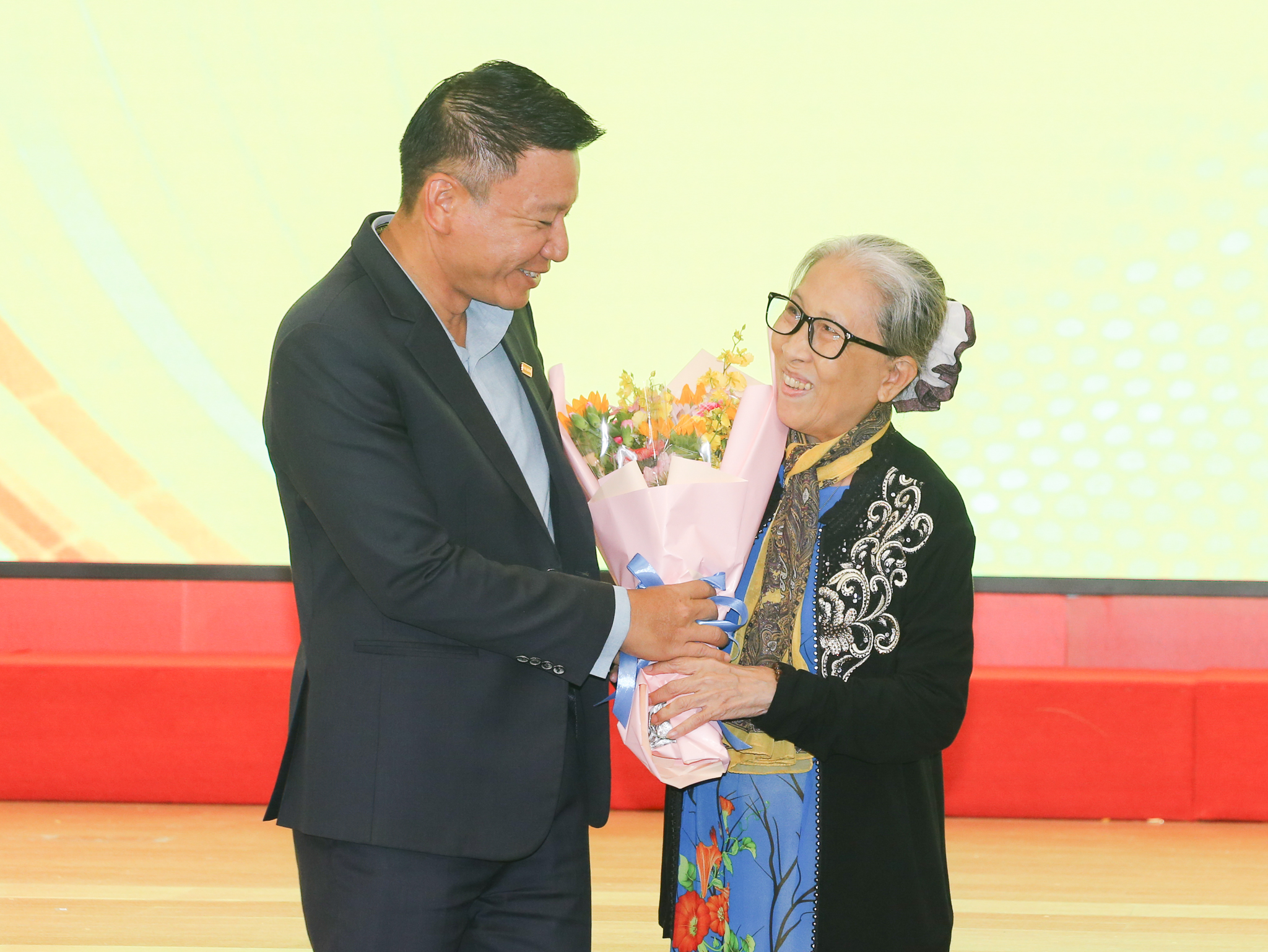 Giải Mai V&agrave;ng - 30 năm ấy biết bao nhi&ecirc;u t&igrave;nh- Ảnh 29.