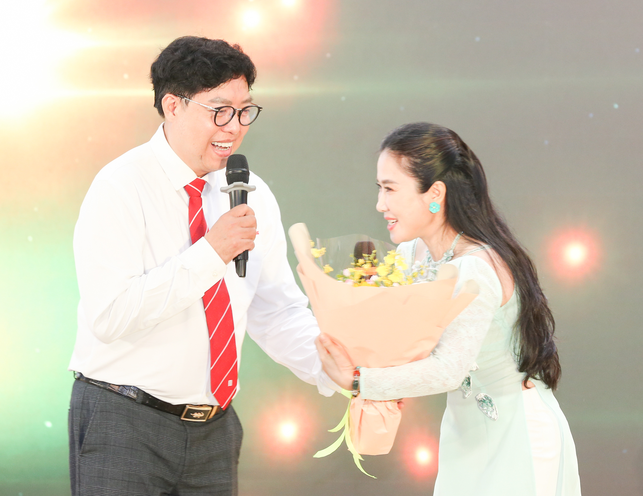 Giải Mai V&agrave;ng - 30 năm ấy biết bao nhi&ecirc;u t&igrave;nh- Ảnh 32.
