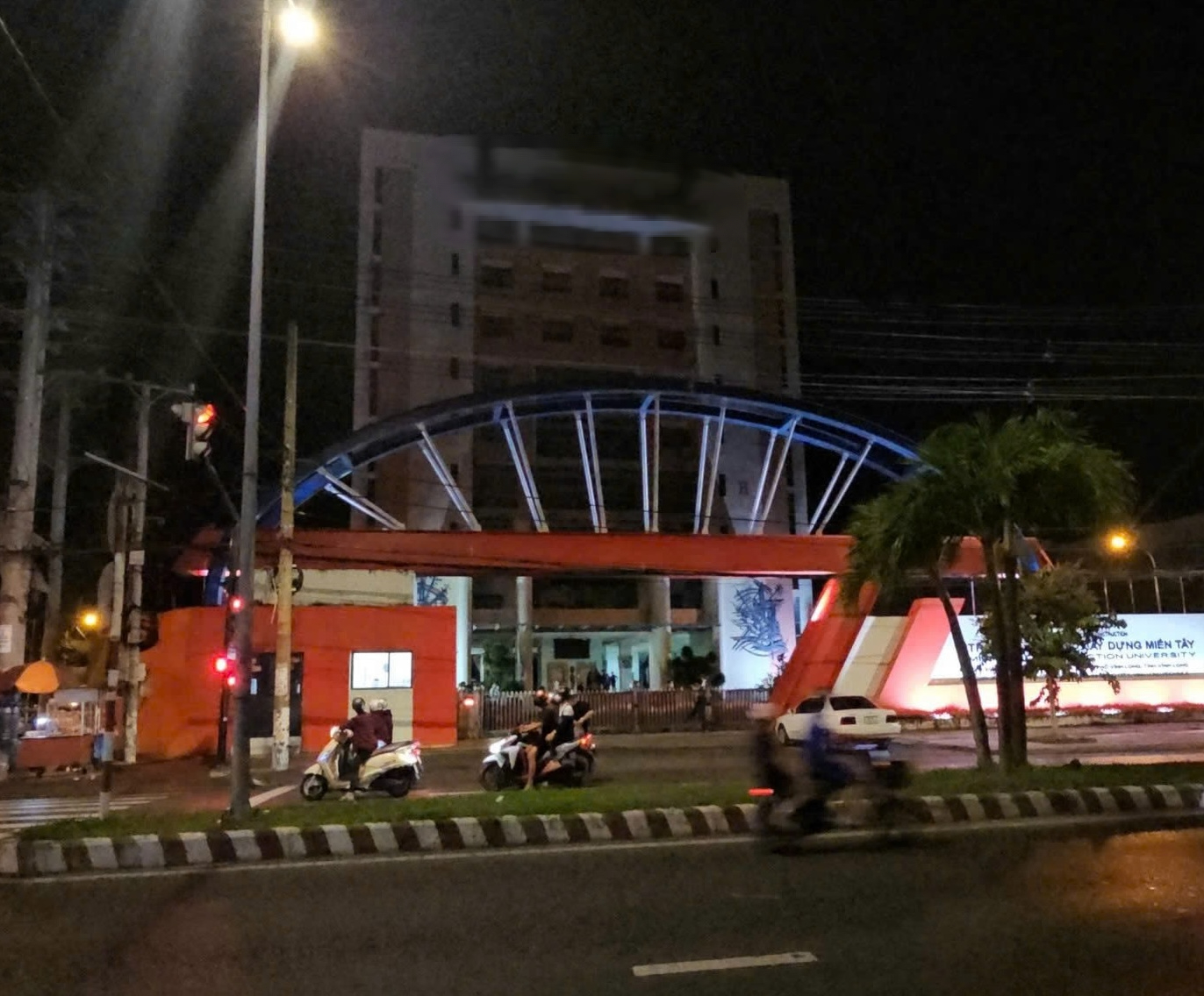 Điều tra vụ sinh vi&ecirc;n tử vong tại Trường ĐH X&acirc;y dựng miền T&acirc;y- Ảnh 1.