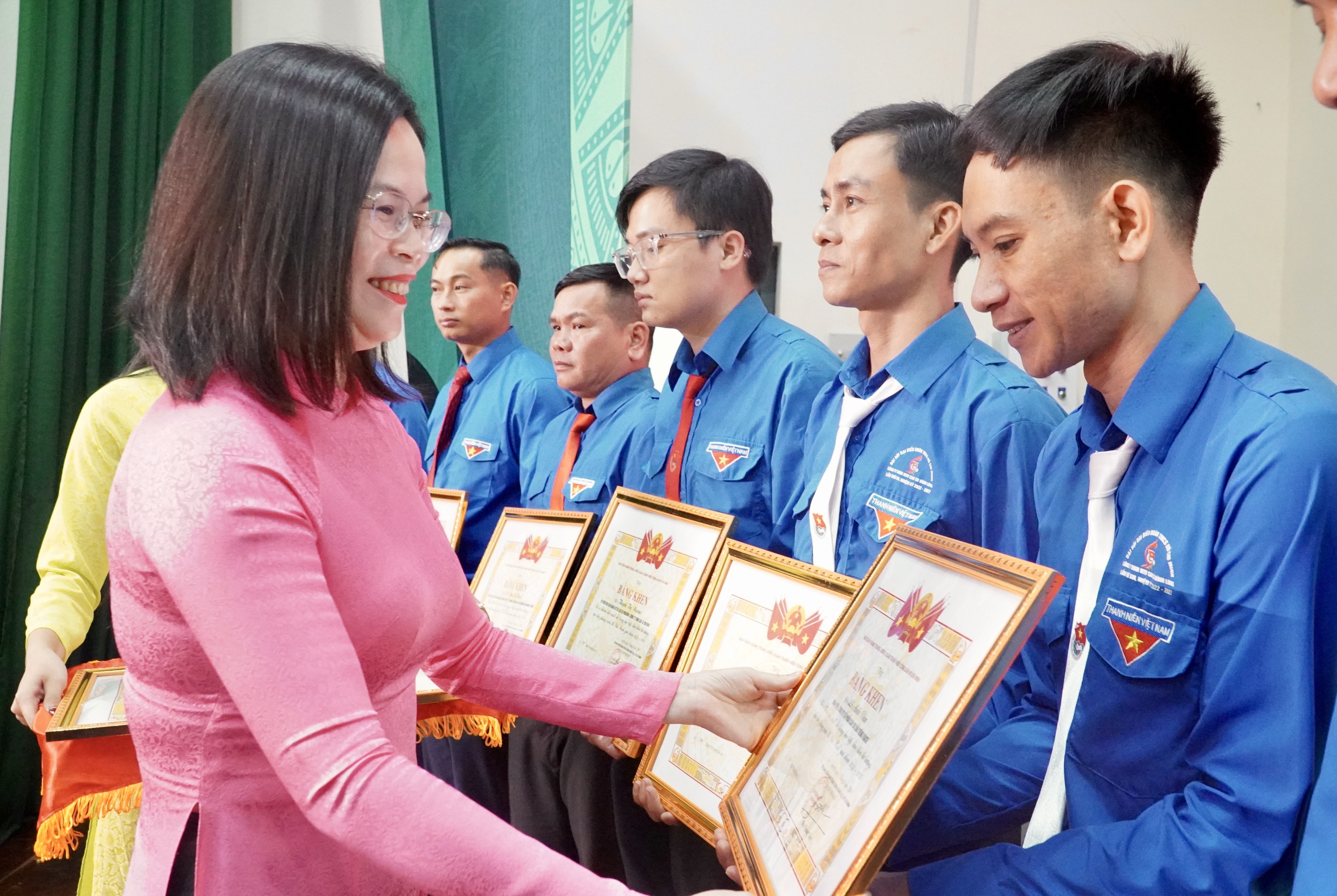 Tuy&ecirc;n dương thanh ni&ecirc;n ti&ecirc;u biểu ng&agrave;nh cao su l&agrave;m theo lời B&aacute;c- Ảnh 2.