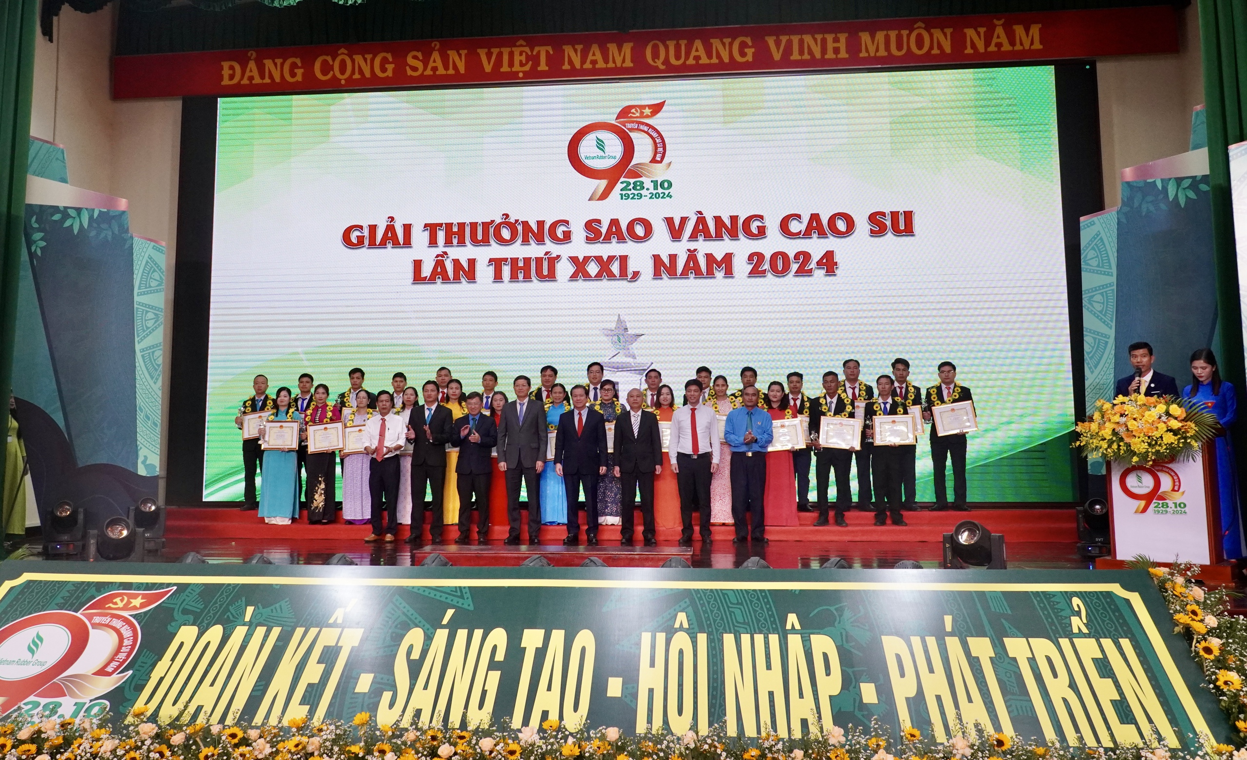 Tuy&ecirc;n dương thanh ni&ecirc;n ti&ecirc;u biểu ng&agrave;nh cao su l&agrave;m theo lời B&aacute;c- Ảnh 1.