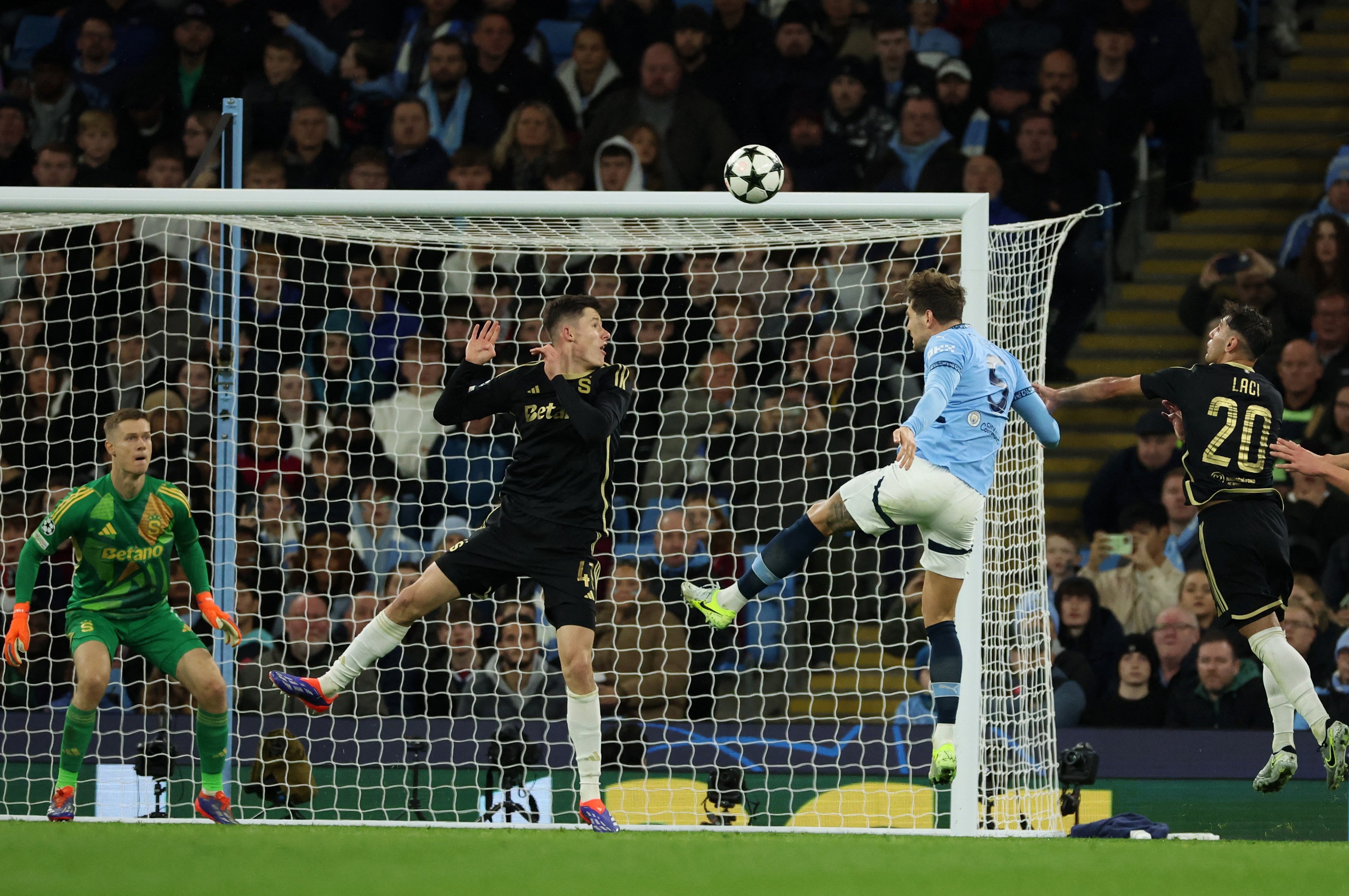 Haaland đ&aacute; b&oacute;ng kiểu kung-fu, Man City "nghiền n&aacute;t" Sparta Praha- Ảnh 3.