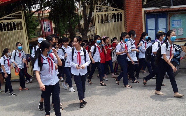 Bỏ đề xuất miễn học ph&iacute; cho con nh&agrave; gi&aacute;o