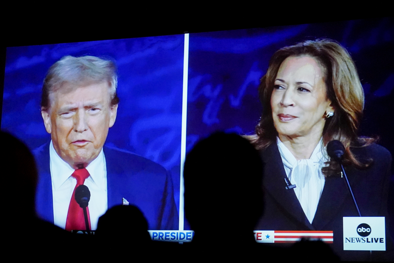 Hai ứng vi&ecirc;n tổng thống Donald Trump v&agrave; Kamala Harris. Ảnh: Bloomberg
