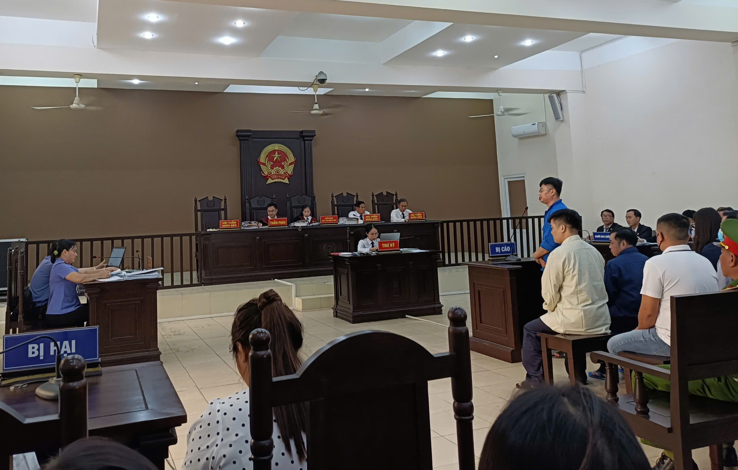 Cựu đội trưởng PCCC khai &ldquo;c&oacute; đến karaoke An Ph&uacute; nhưng chỉ kiểm tra v&ograve;ng v&ograve;ng"- Ảnh 1.