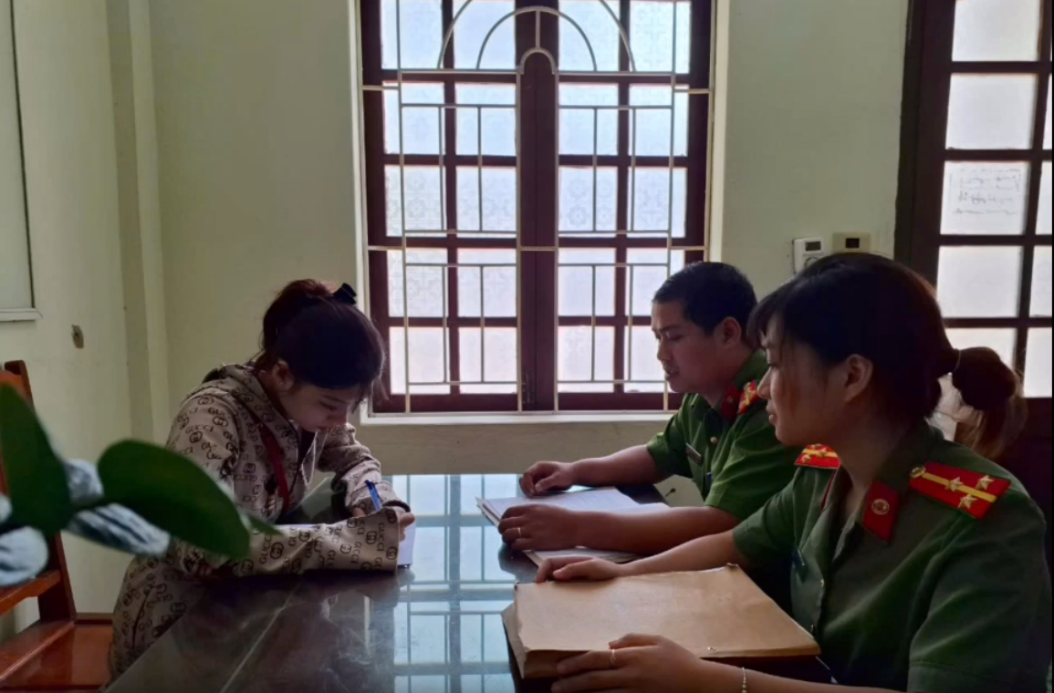 Tủi th&acirc;n v&igrave; chồng uống bia kh&ocirc;ng phụ gi&uacute;p b&aacute;n h&agrave;ng, vợ tung tin bị cướp- Ảnh 1.