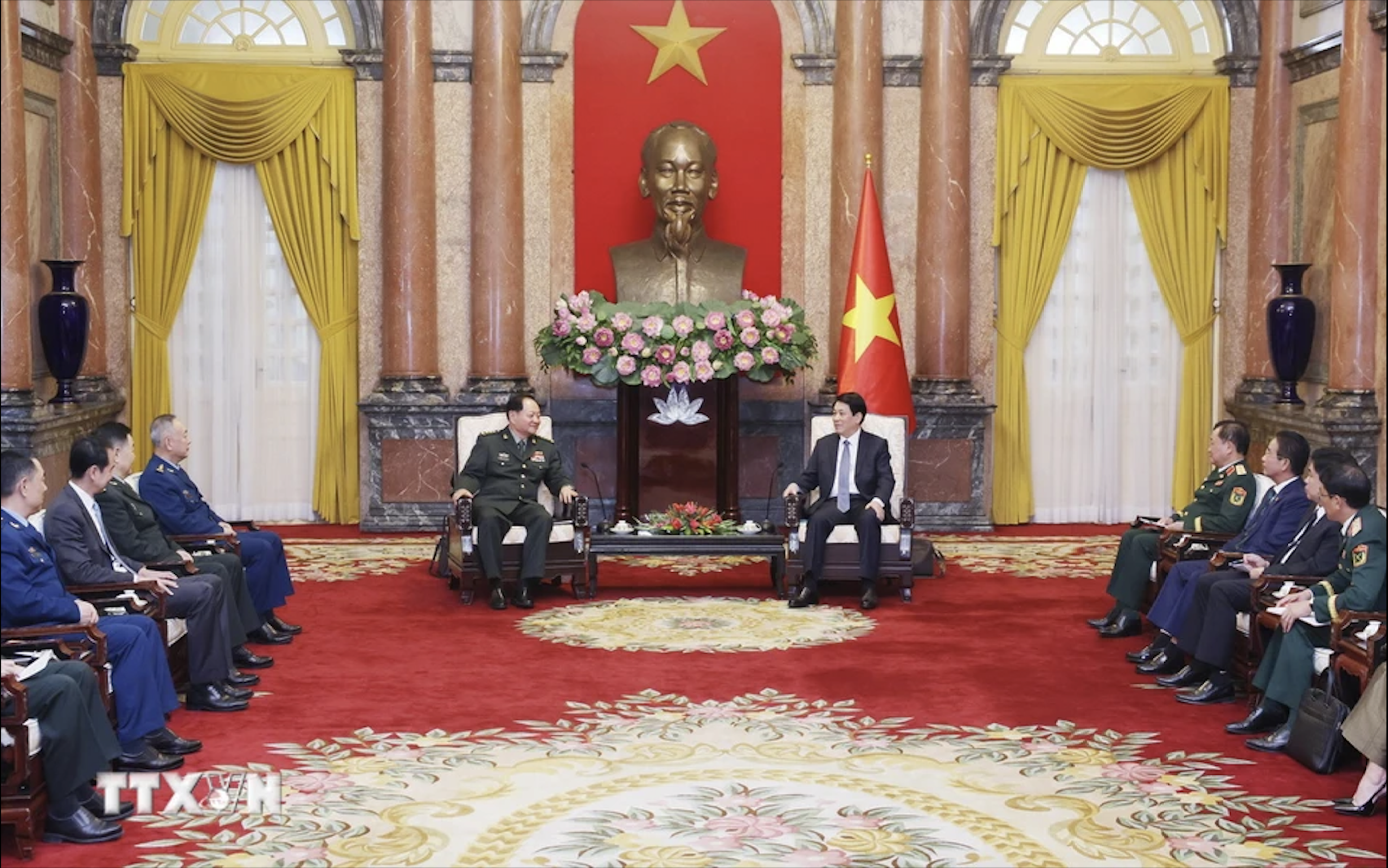 Chủ tịch nước Lương Cường tiếp Ph&oacute; Chủ tịch Qu&acirc;n ủy Trung ương Trung Quốc- Ảnh 6.