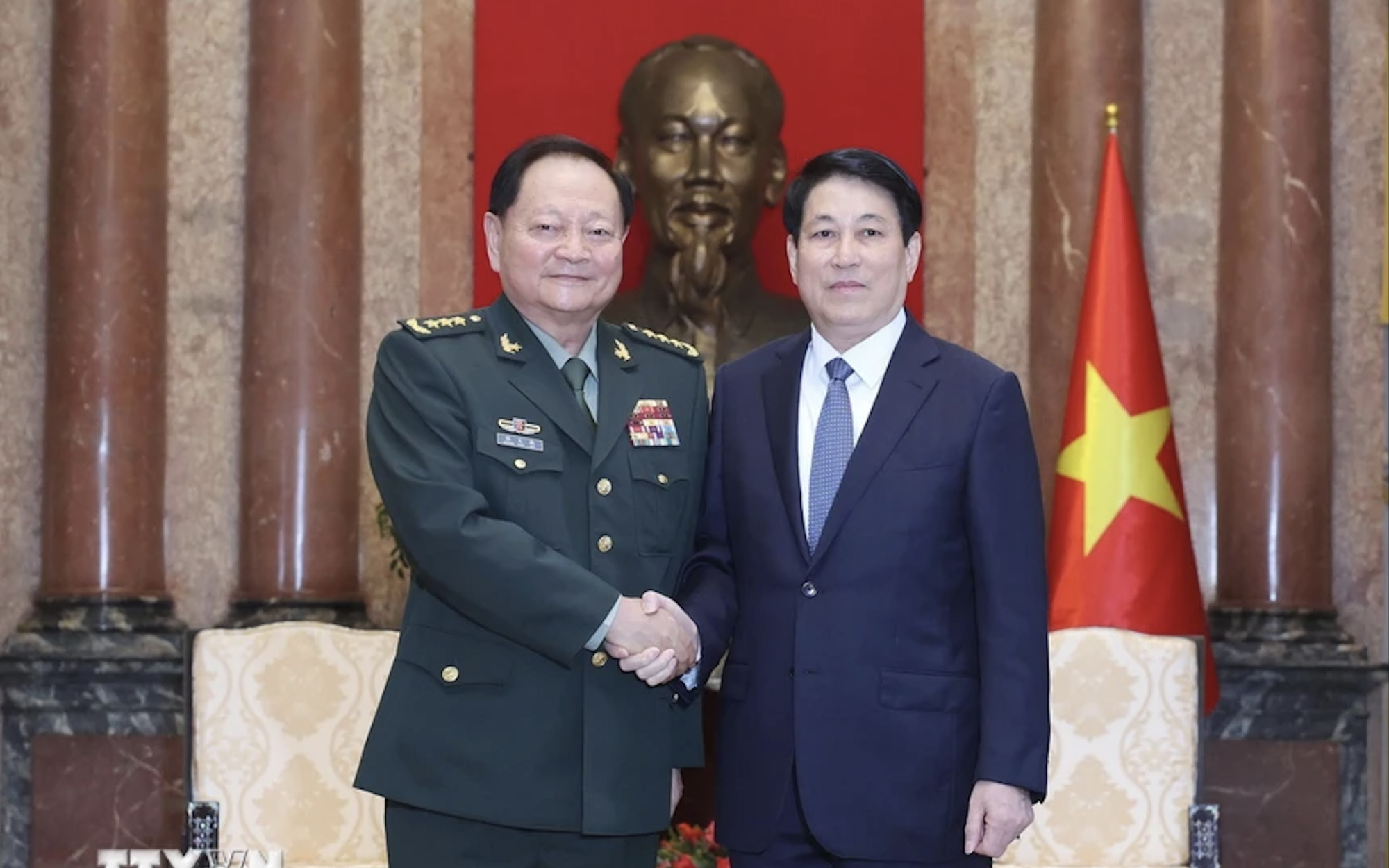 Chủ tịch nước Lương Cường tiếp Ph&oacute; Chủ tịch Qu&acirc;n ủy Trung ương Trung Quốc