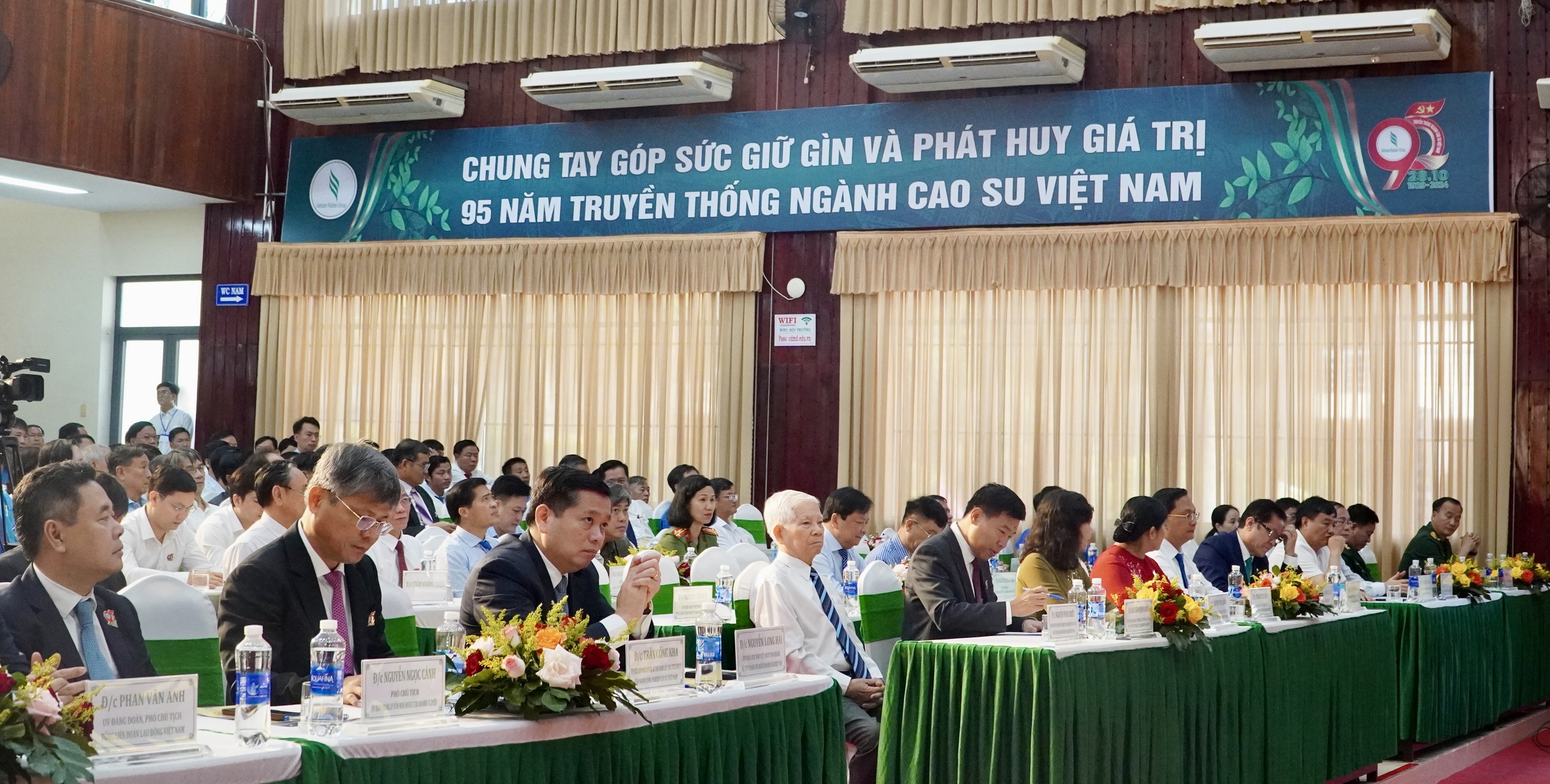 "Vàng trắng" tạo nguồn lực dựng xây quê hương- Ảnh 1.