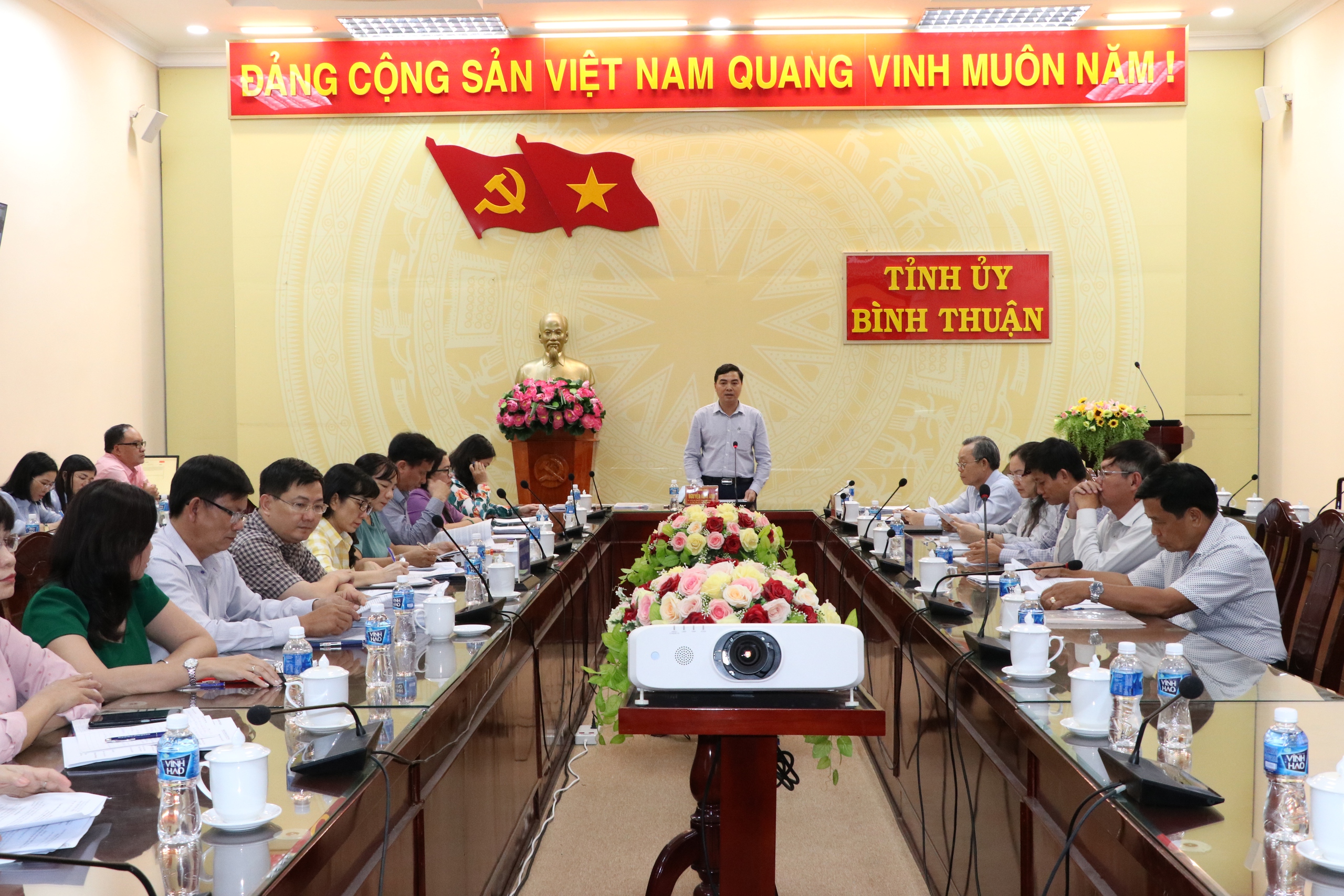 Tỉnh Bình Thuận đặt lộ trình xây dựng, sửa chữa nhà tình nghĩa và xóa nhà tạm, nhà dột nát- Ảnh 1.