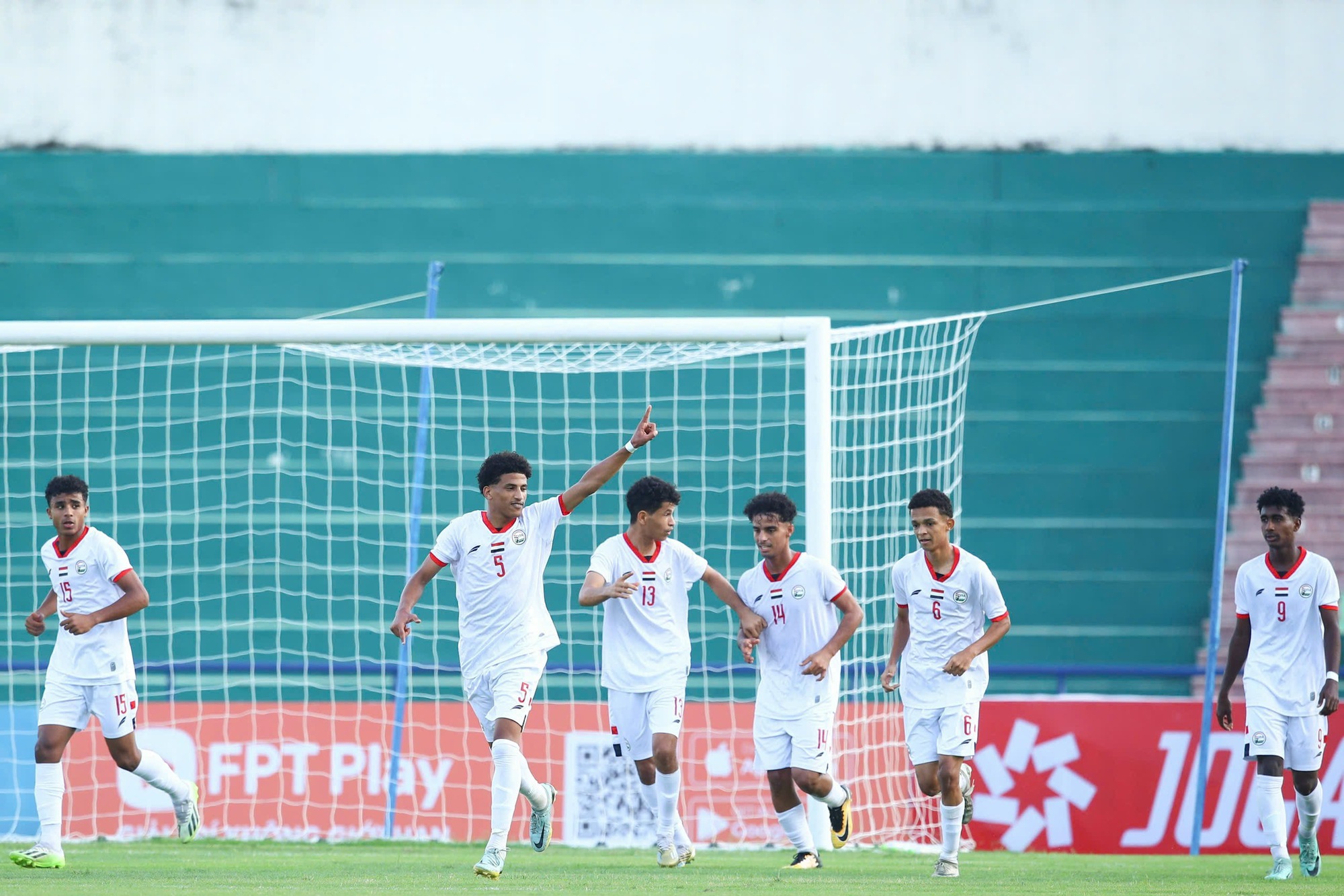U17 Yemen tiếp tục tạo bất ngờ, U17 Việt Nam th&ecirc;m kh&oacute; khăn- Ảnh 2.