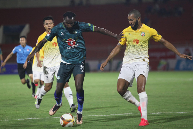 Bị FIFA cấm chuyển nhượng v&ocirc; thời hạn, CLB HAGL phản ứng ra sao?- Ảnh 2.